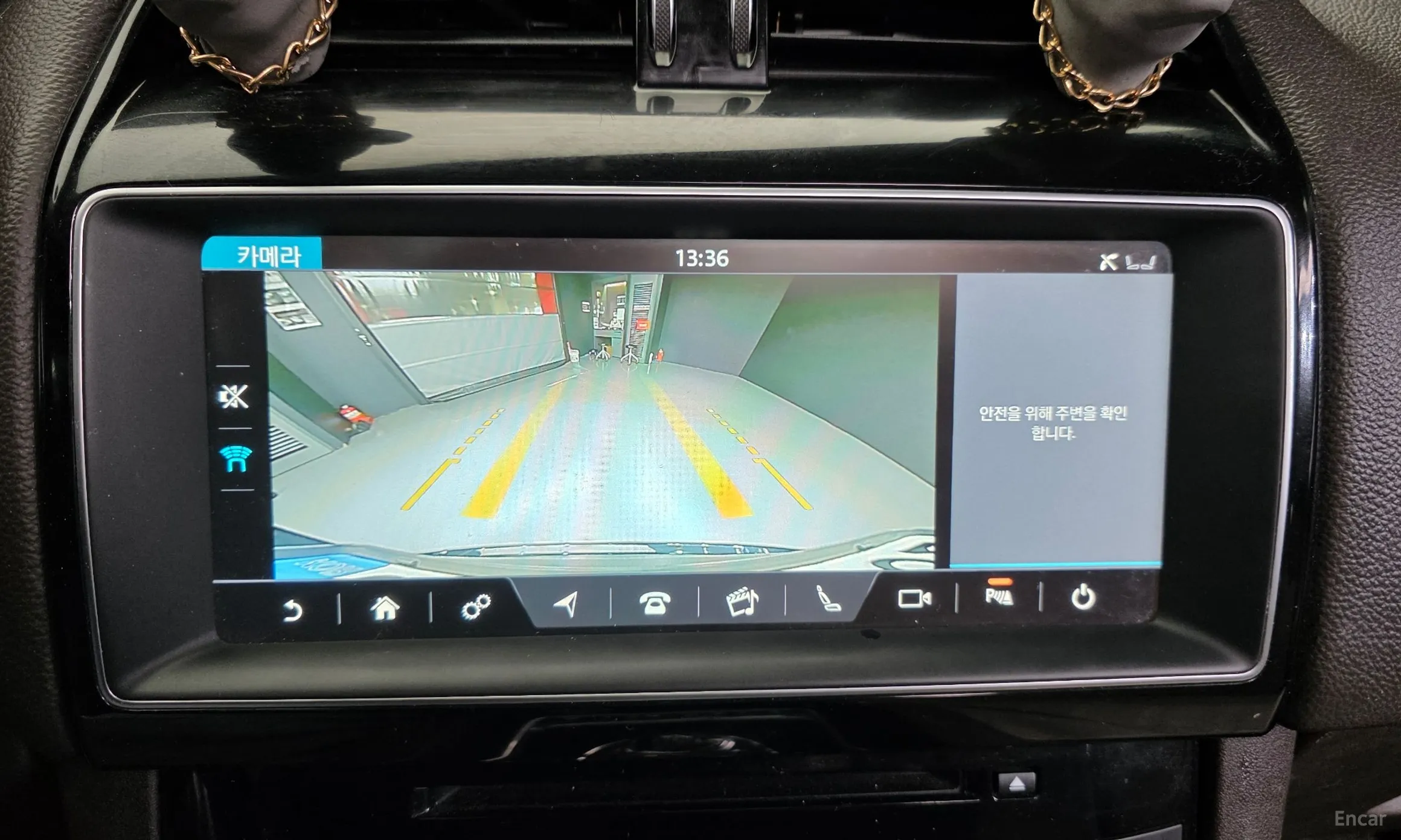 Jaguar F-PACE превью 15