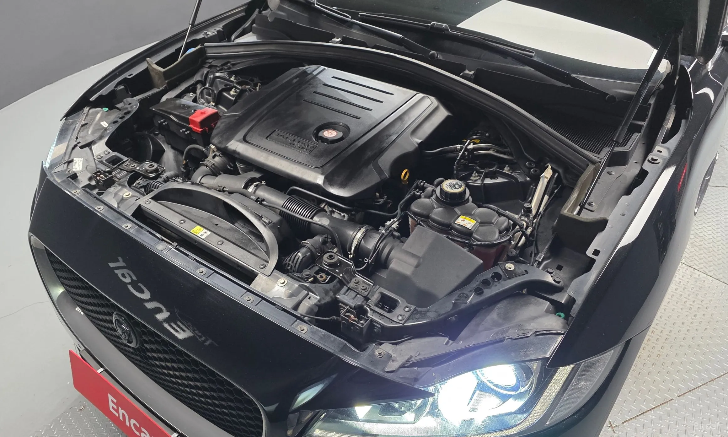 Jaguar F-PACE превью 6