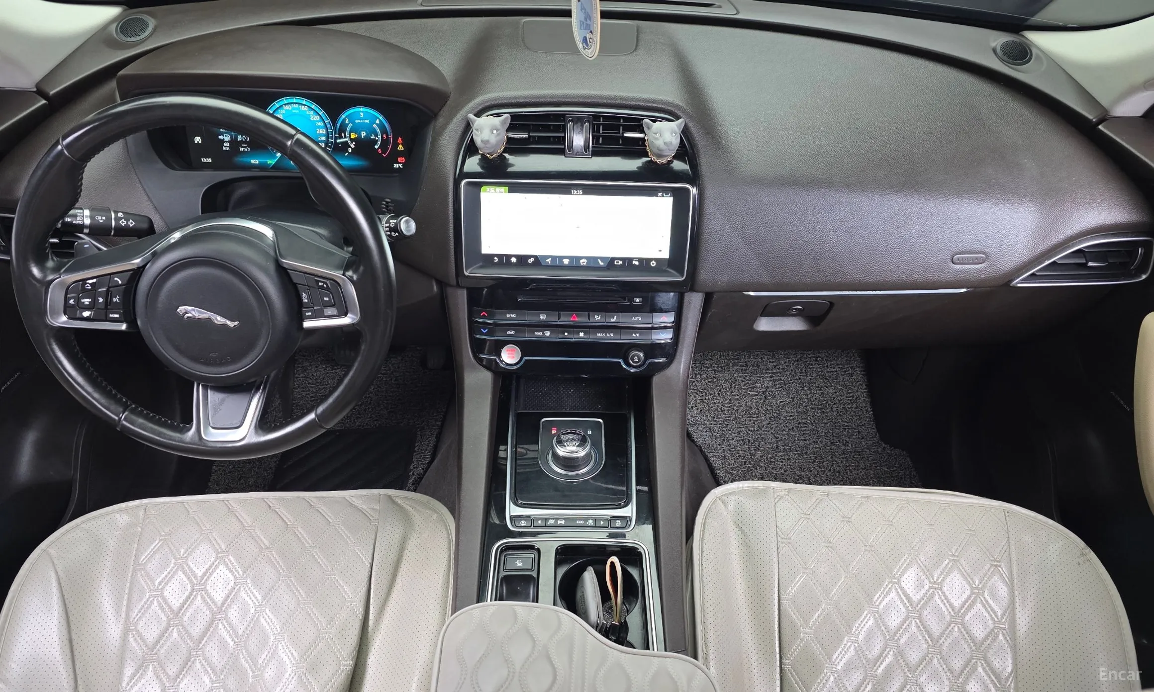 Jaguar F-PACE превью 7