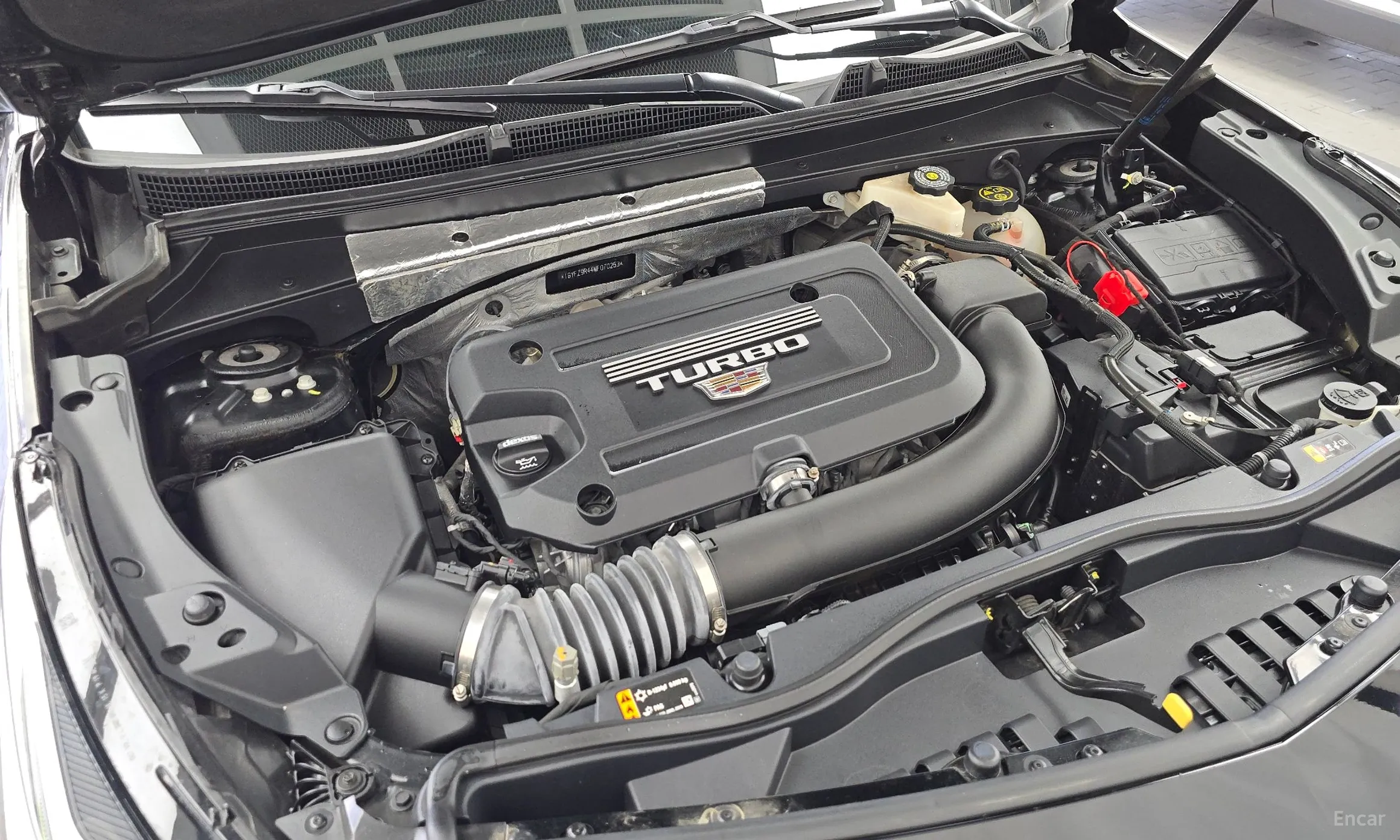 Cadillac XT4 превью 6