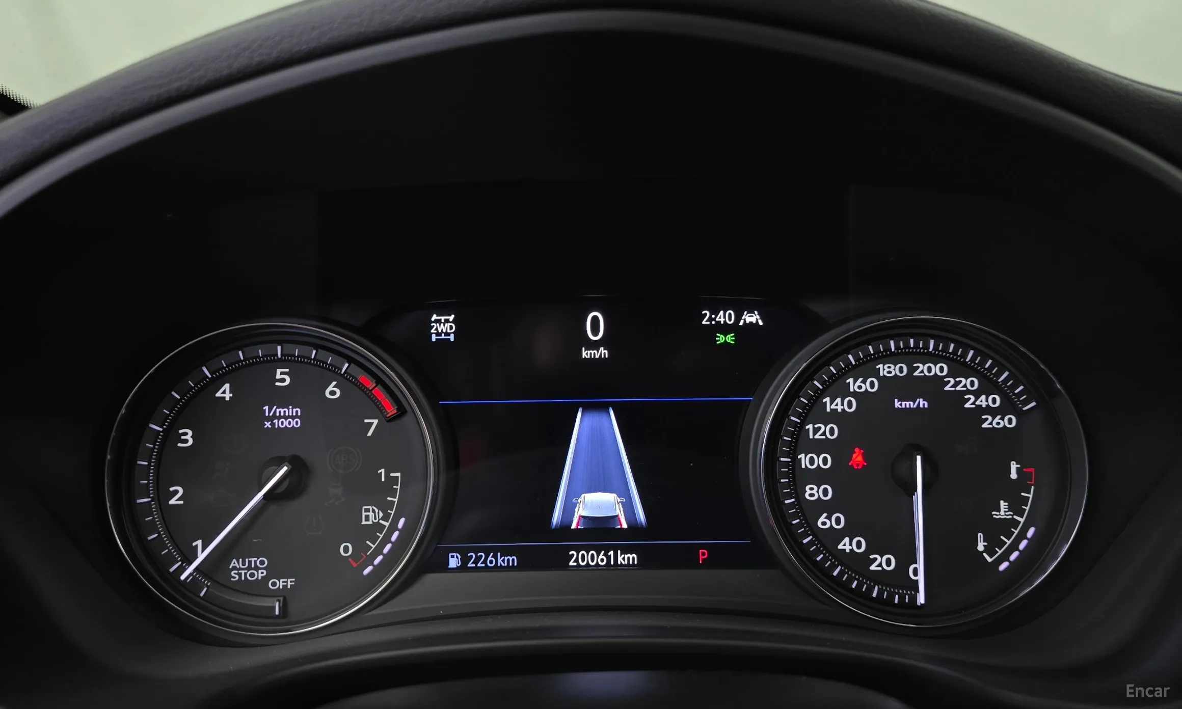 Cadillac XT4 превью 8