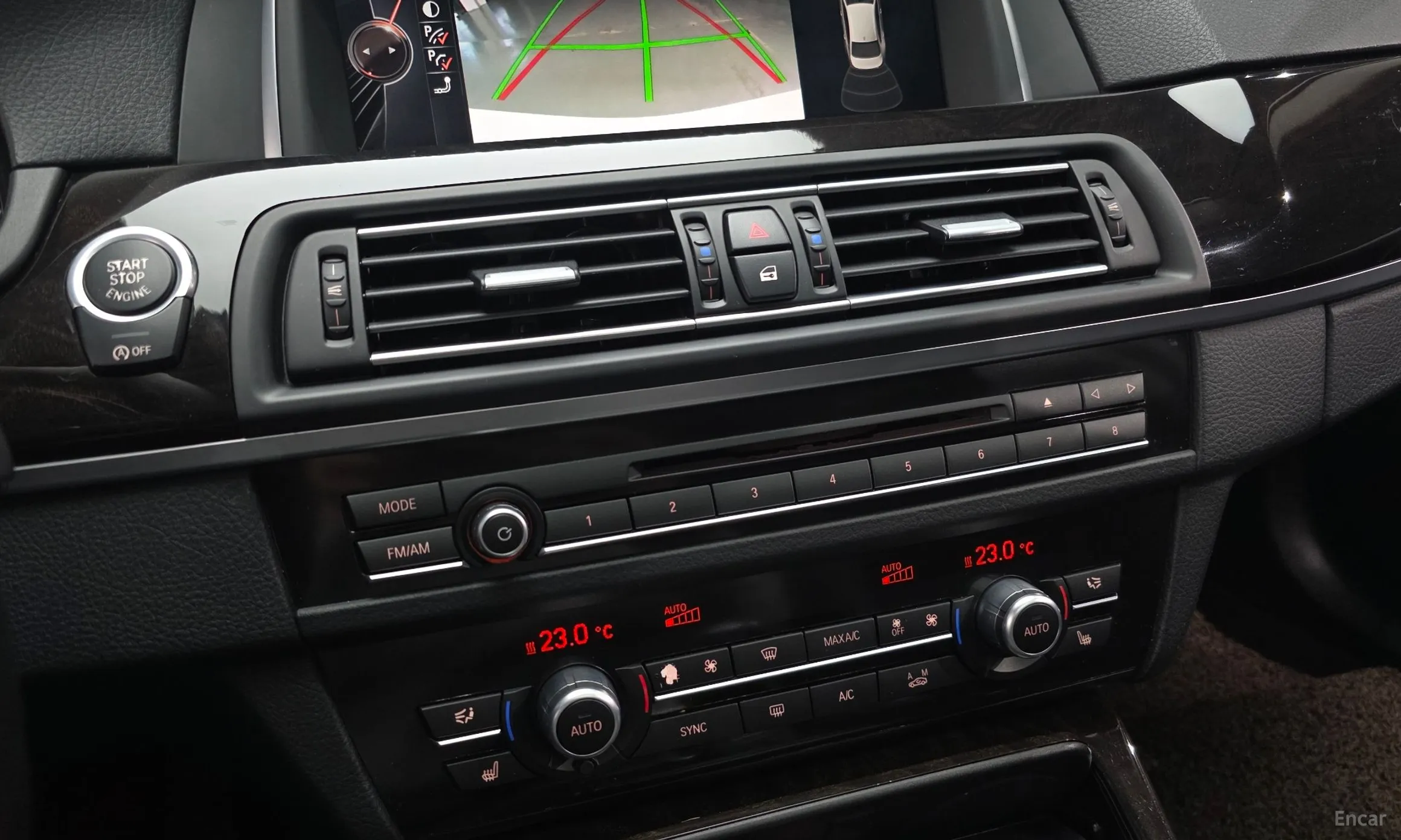 BMW 5 Series (F10) превью 17