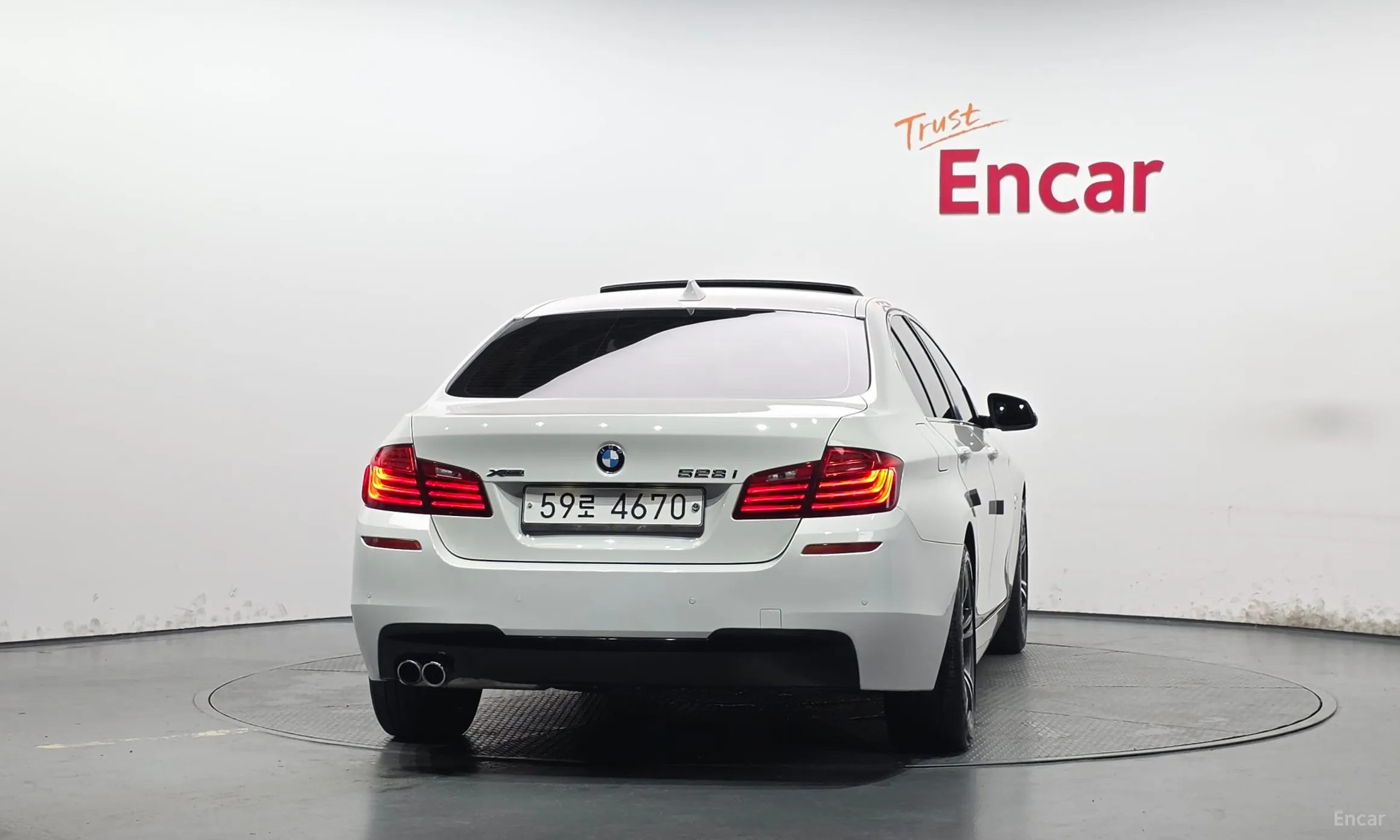 BMW 5 Series (F10) превью 4