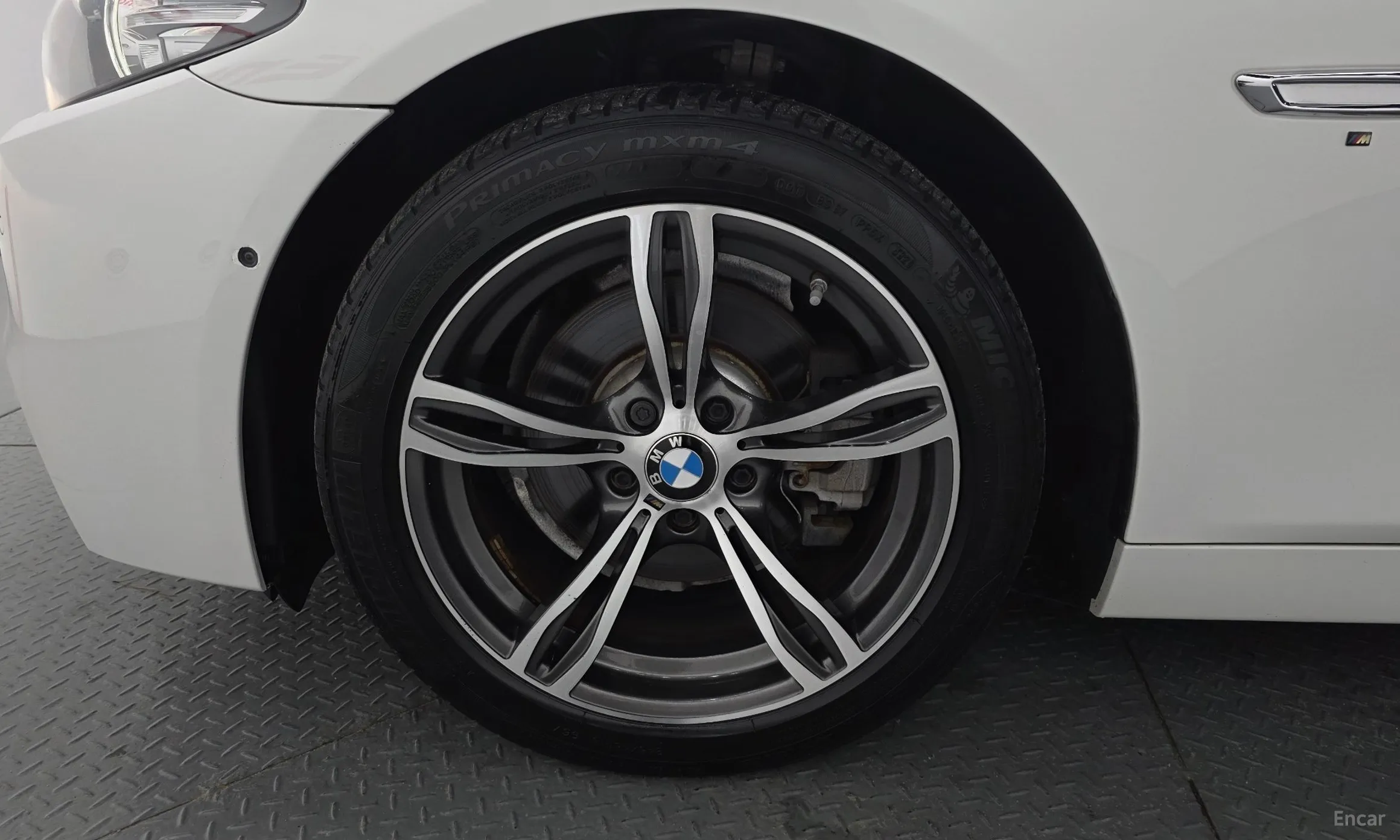 BMW 5 Series (F10) превью 5
