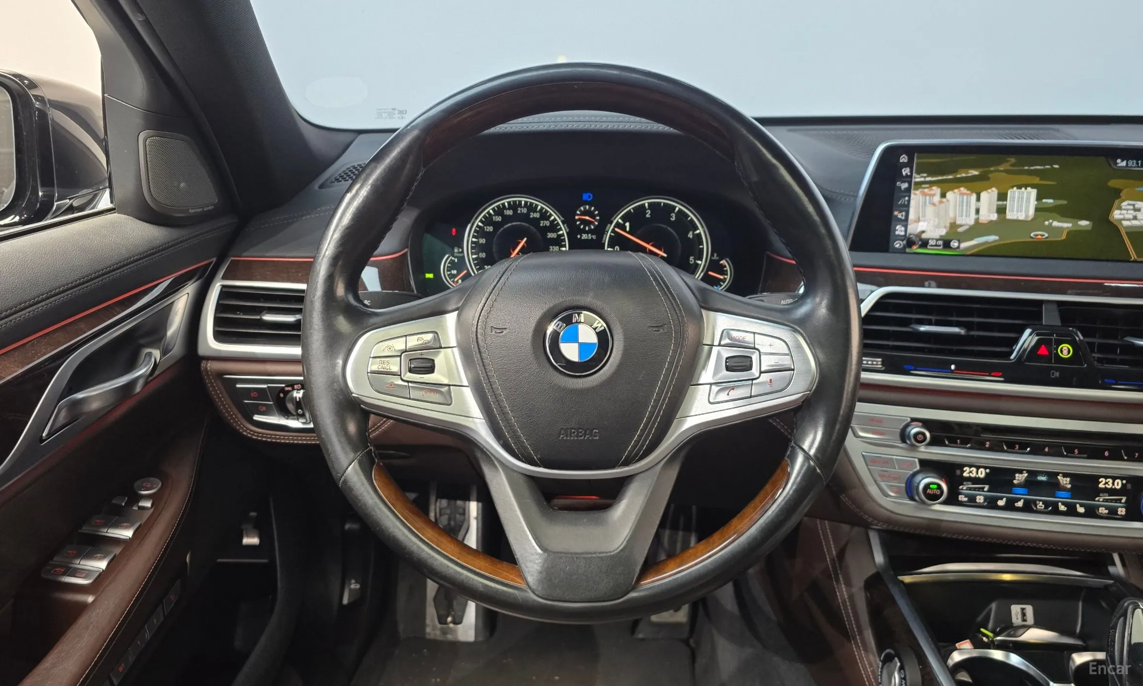 BMW 7 Series (G11) превью 12