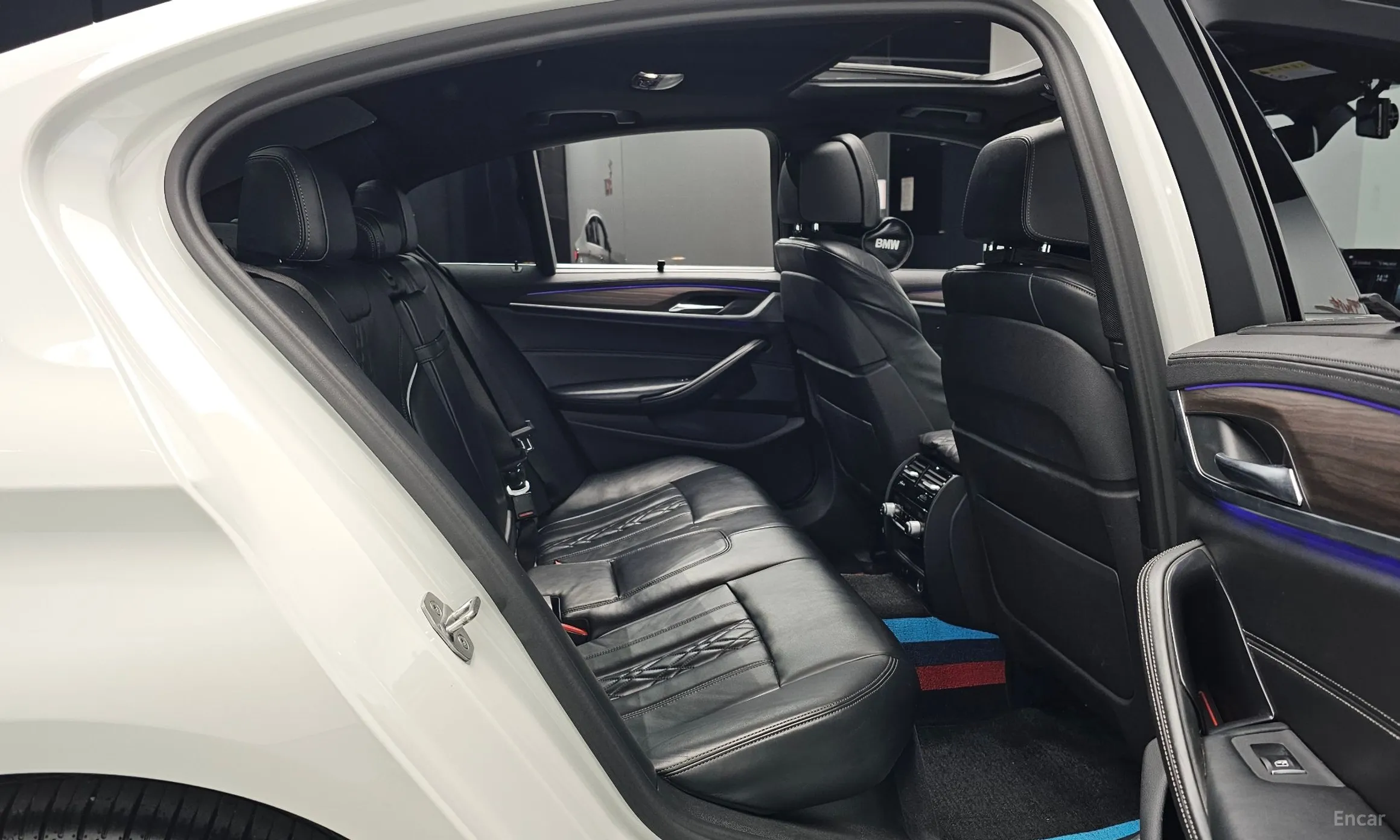 BMW 5 Series (G30) превью 11