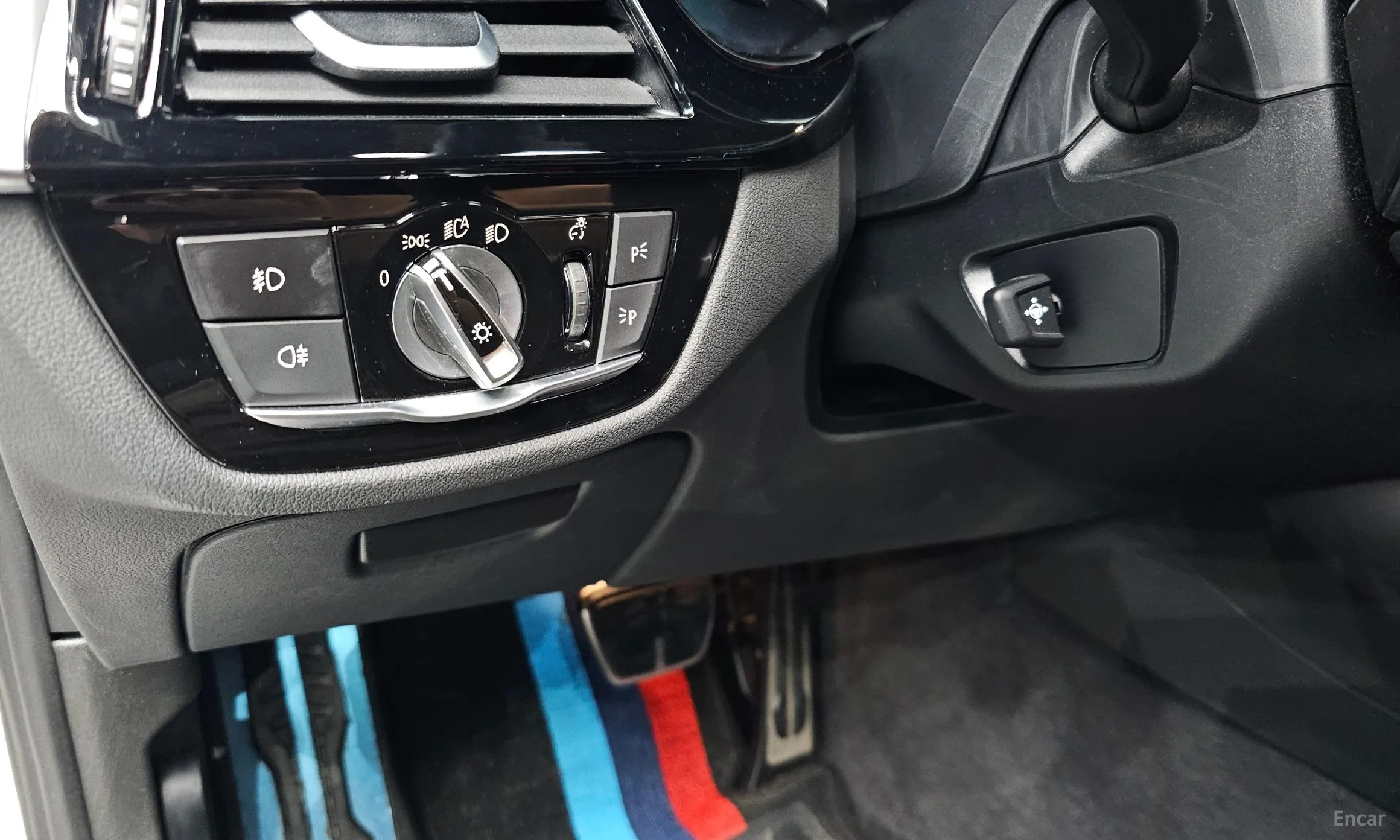 BMW 5 Series (G30) превью 14