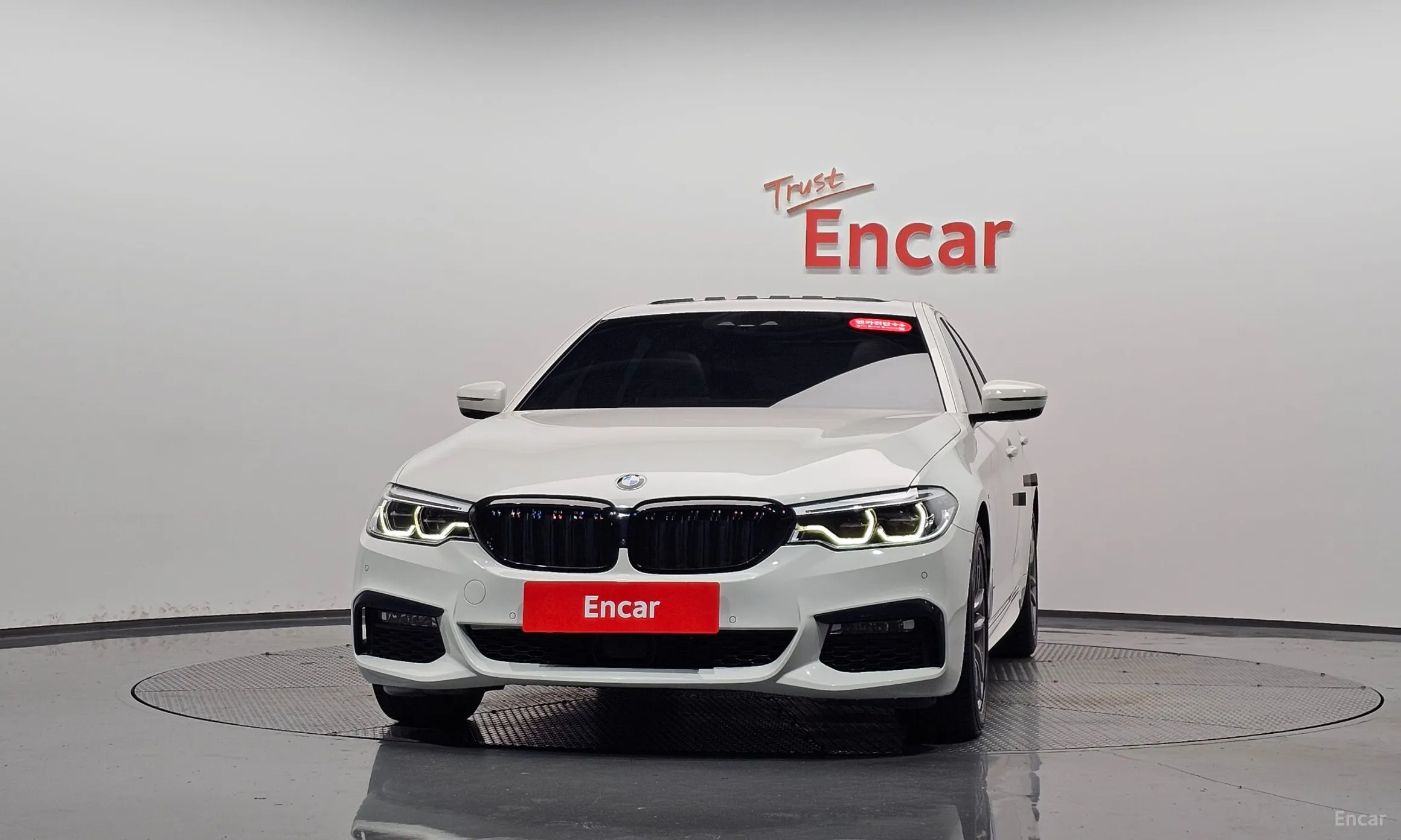 BMW 5 Series (G30) превью 3