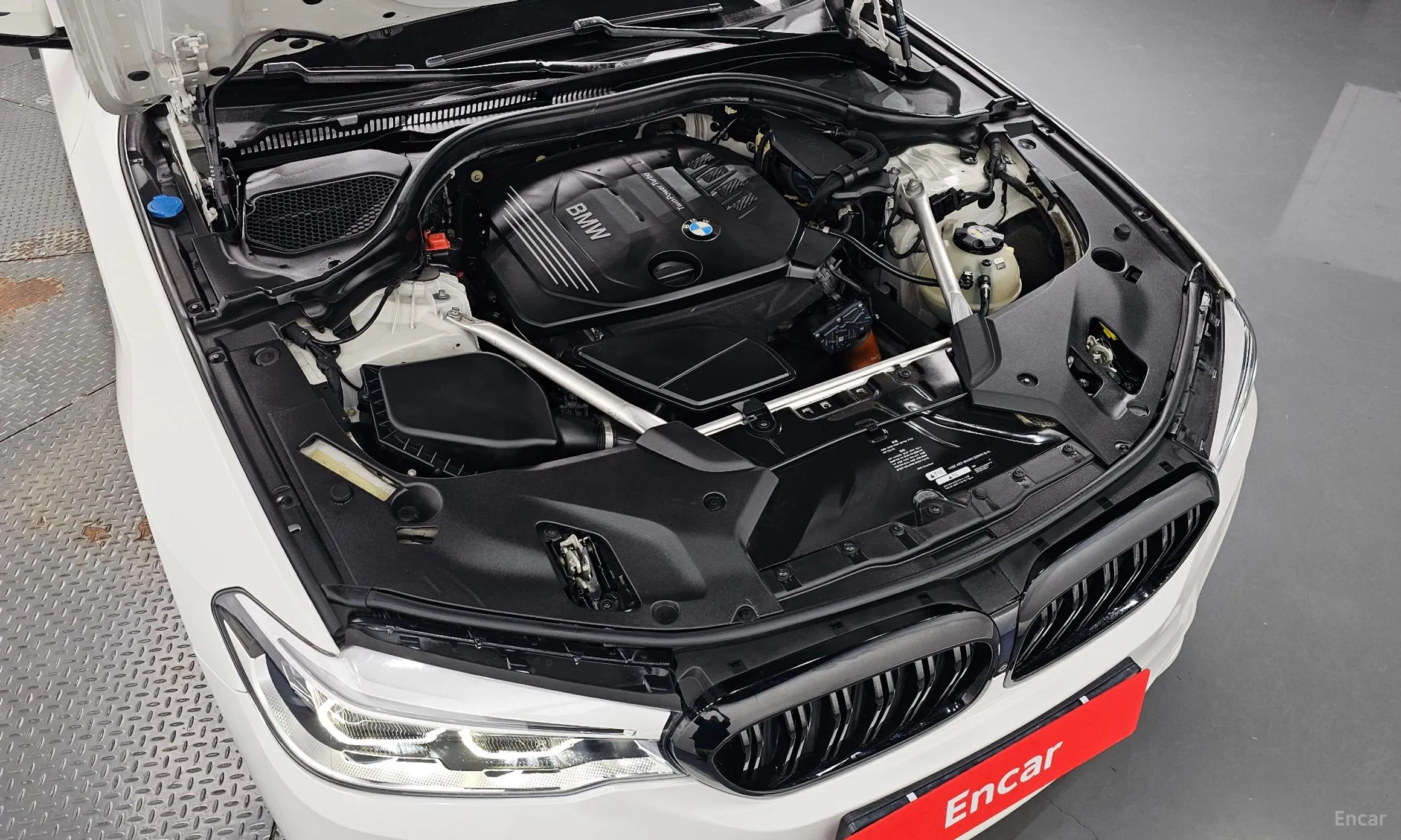 BMW 5 Series (G30) превью 6