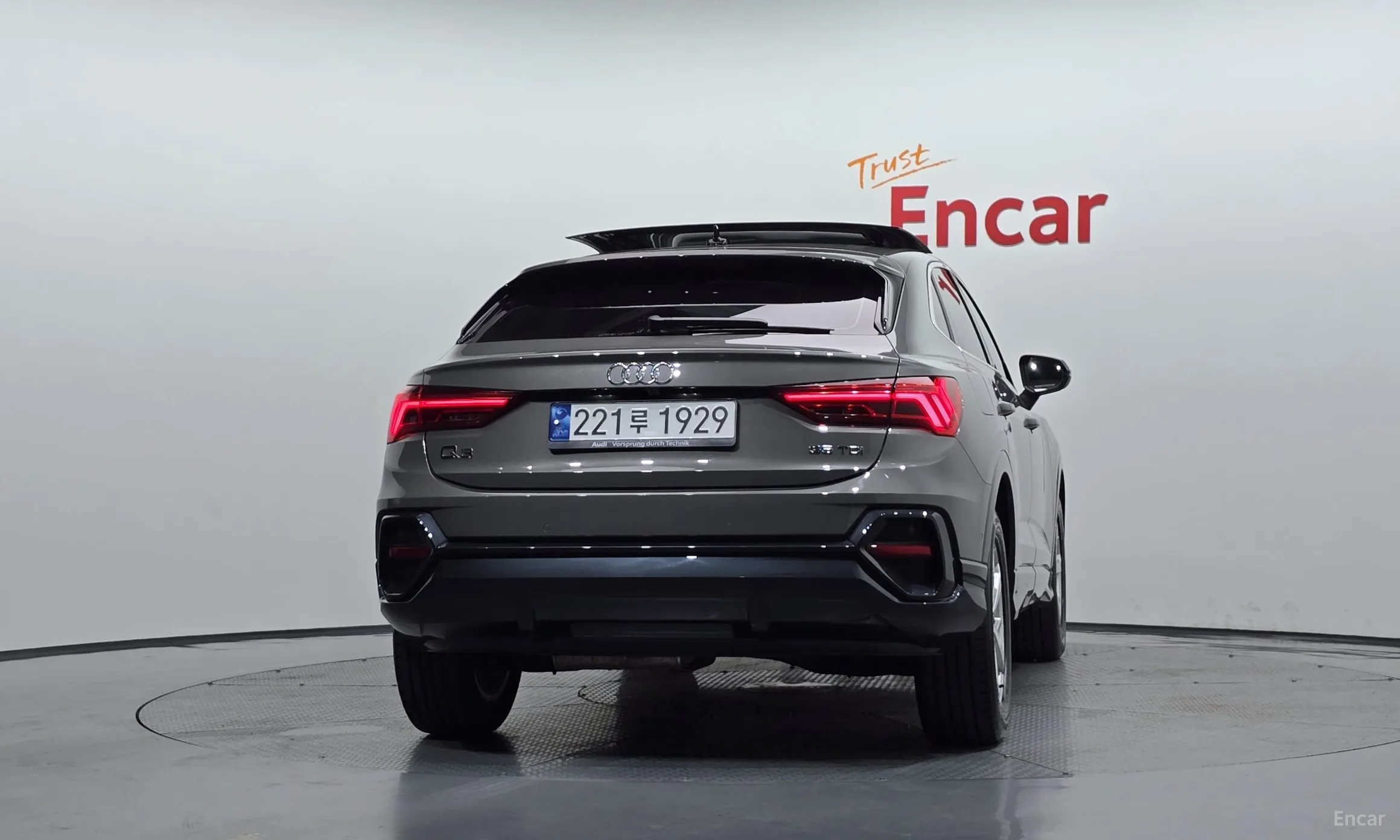 Audi Q3 (F3) превью 4