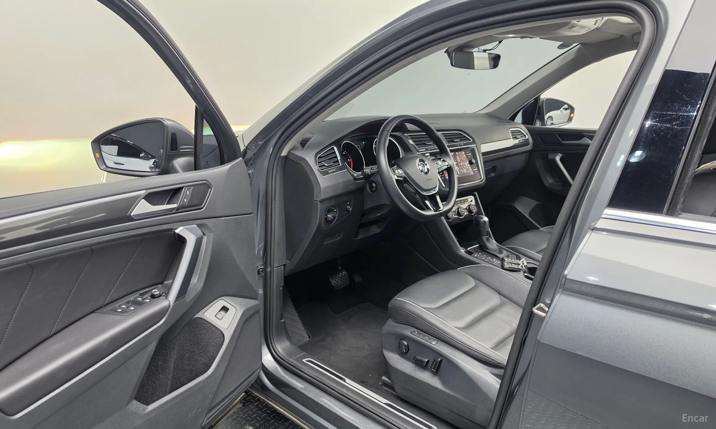 Volkswagen Tiguan 2nd Generation превью 10