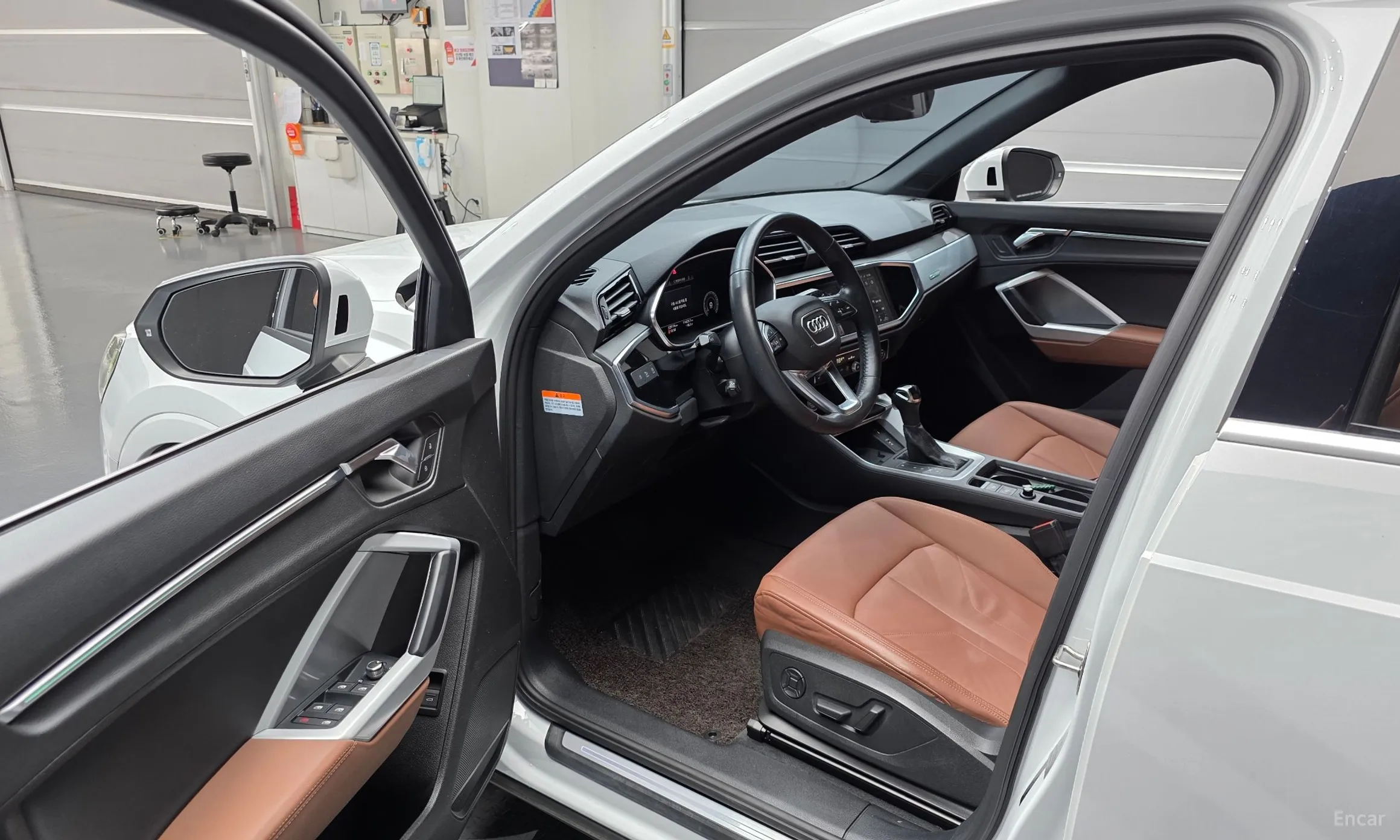 Audi Q3 (F3) превью 10