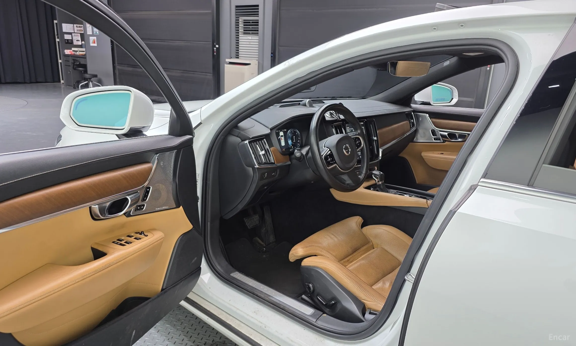 Volvo S90 превью 10