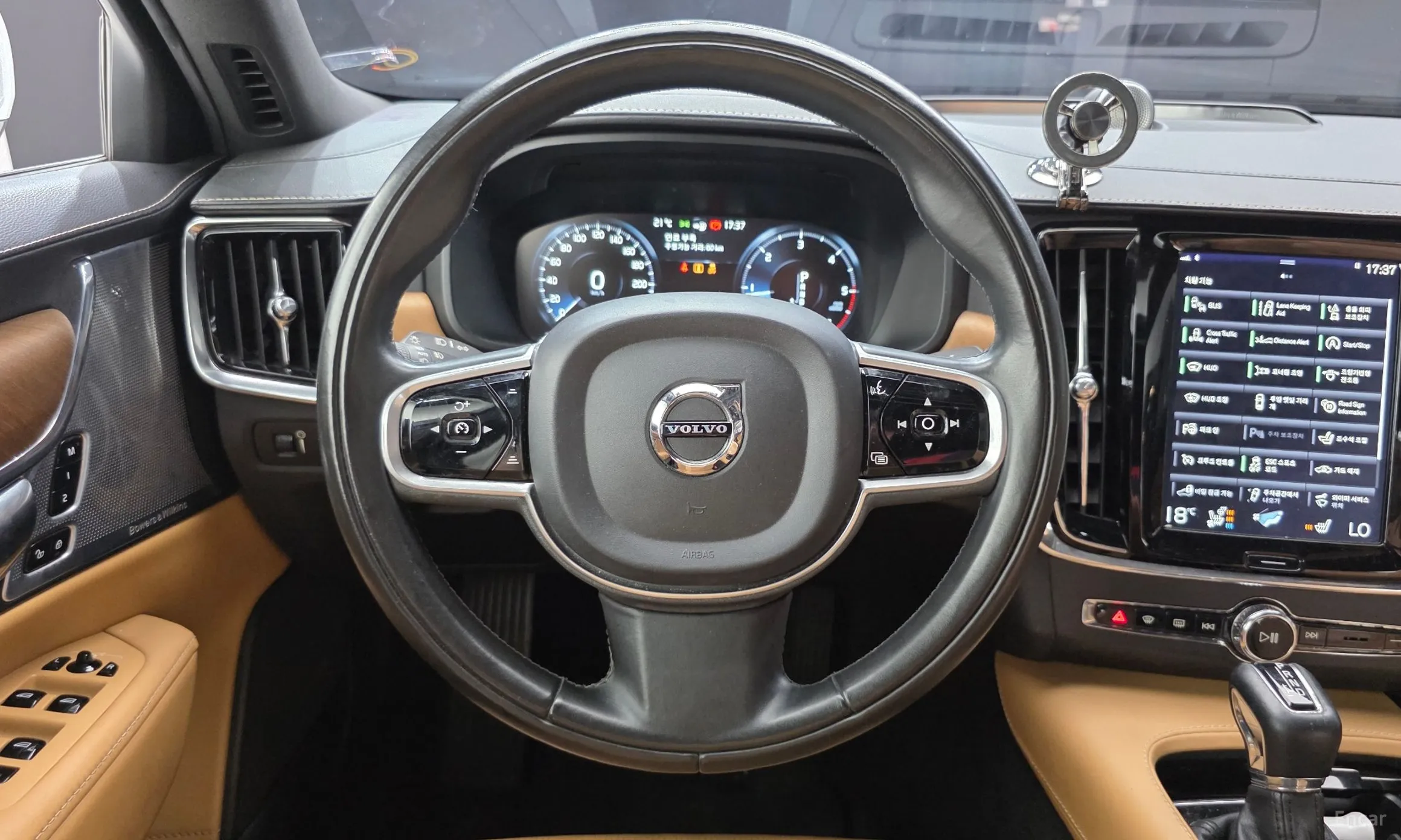 Volvo S90 превью 12