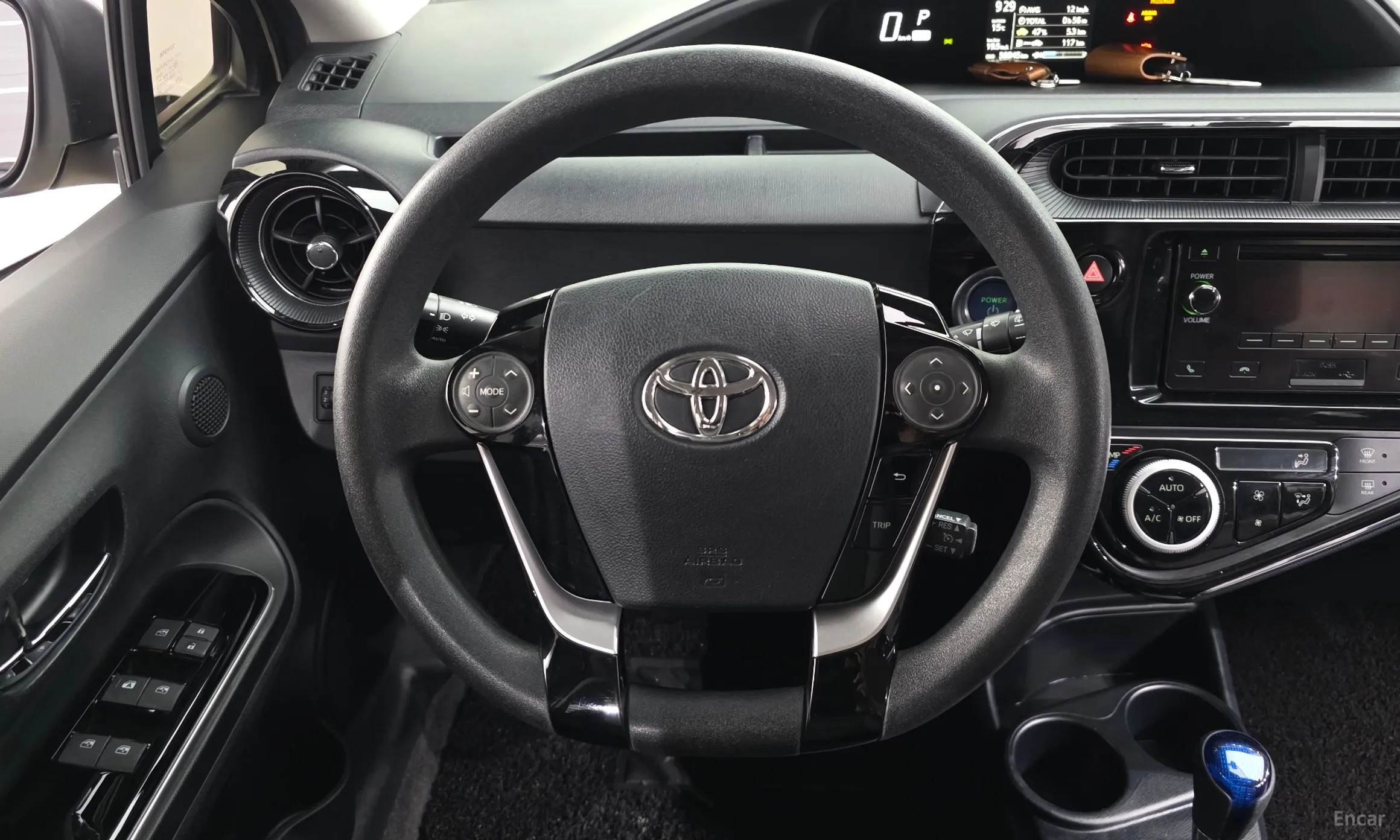 Toyota Prius C превью 13