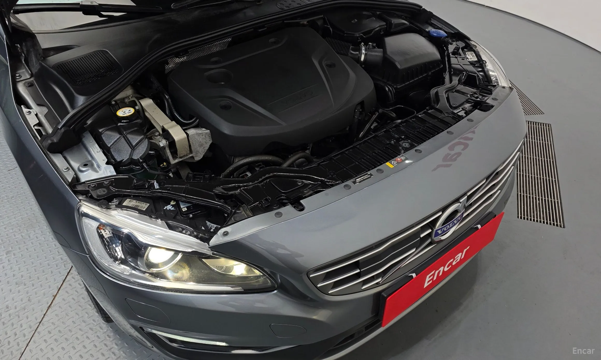 Volvo S60 превью 6
