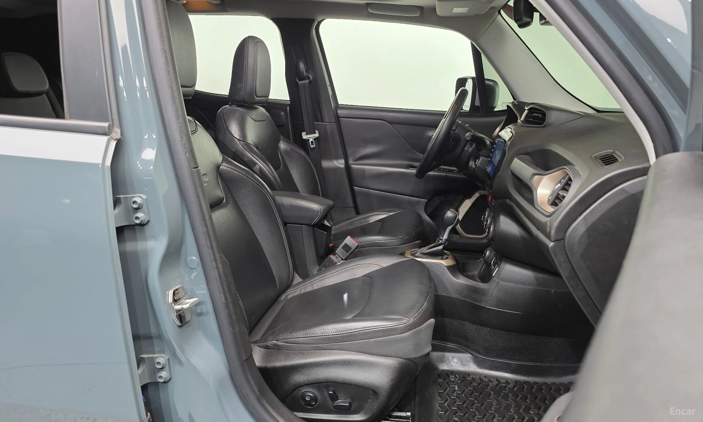 Jeep Renegade превью 11
