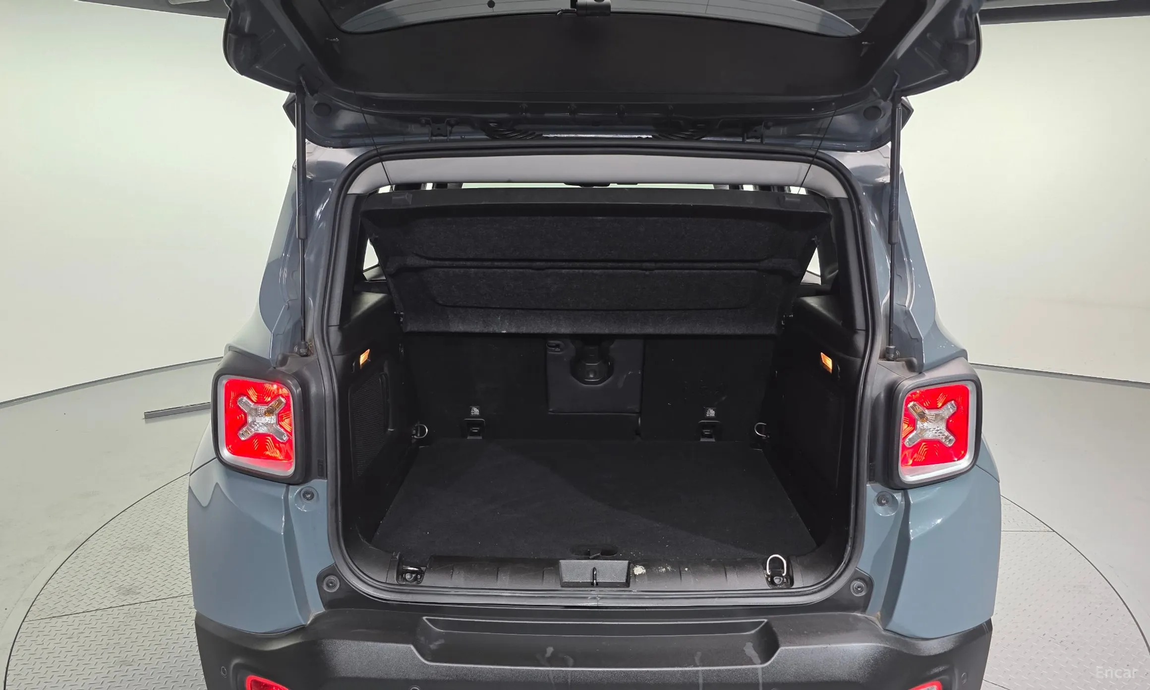 Jeep Renegade превью 20