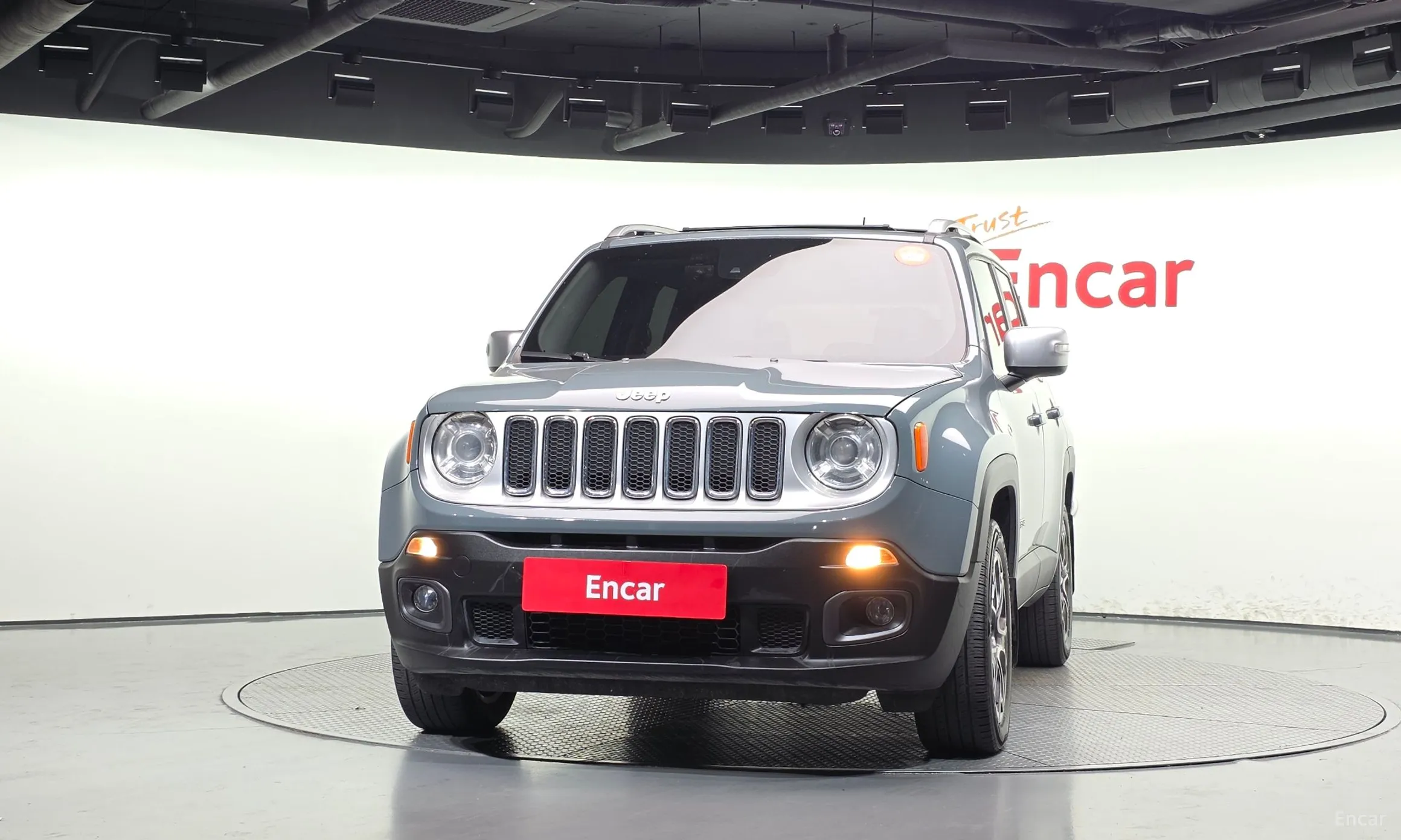 Jeep Renegade превью 3