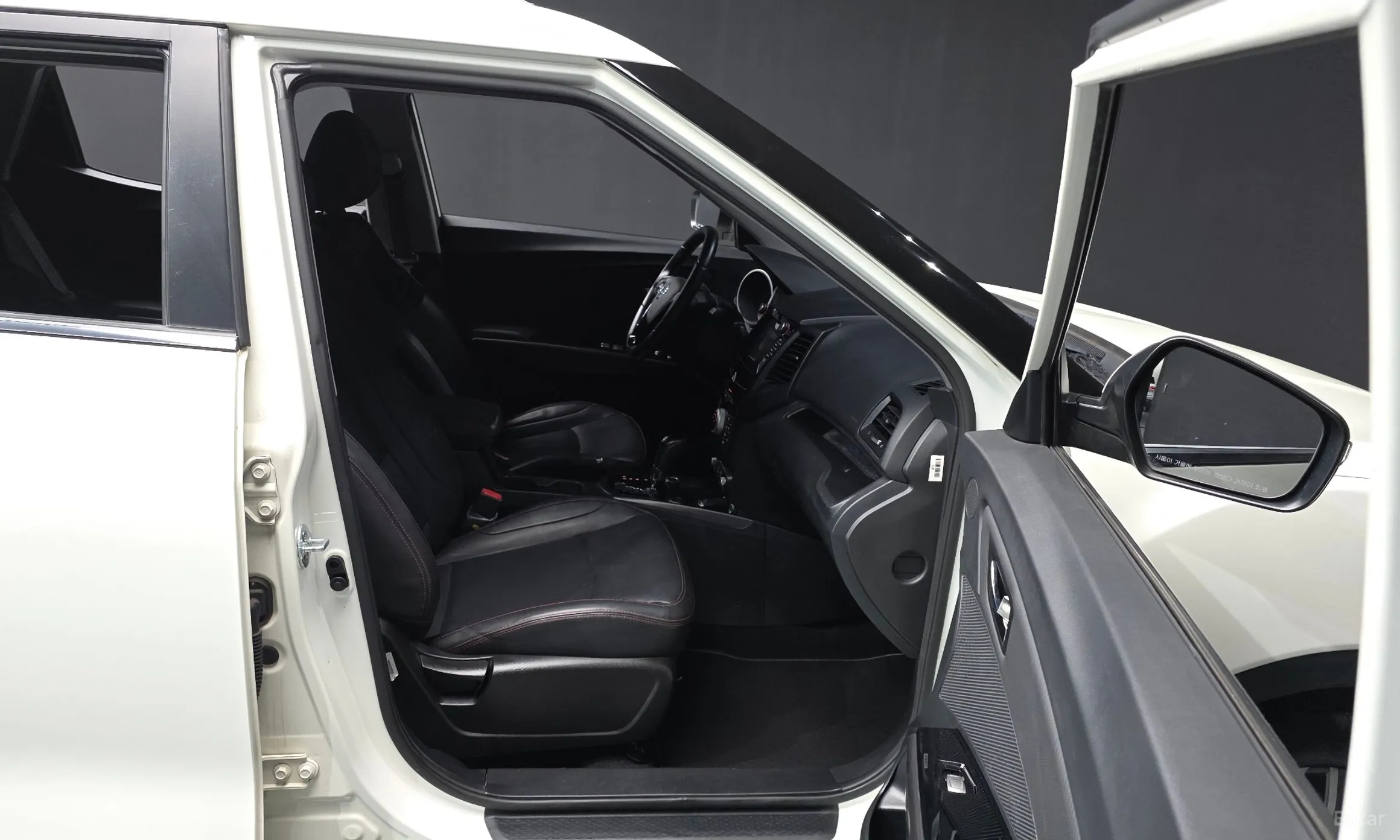 KG Mobility (SsangYong) Tivoli Air превью 11