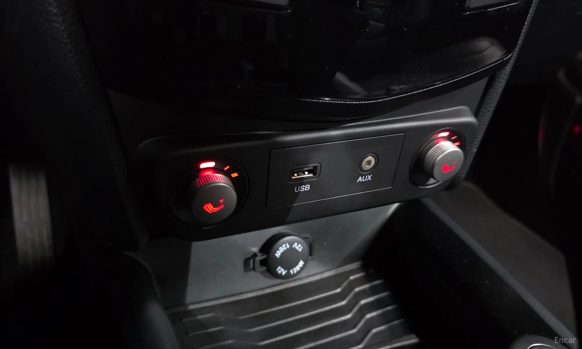 KG Mobility (SsangYong) Tivoli Air превью 16