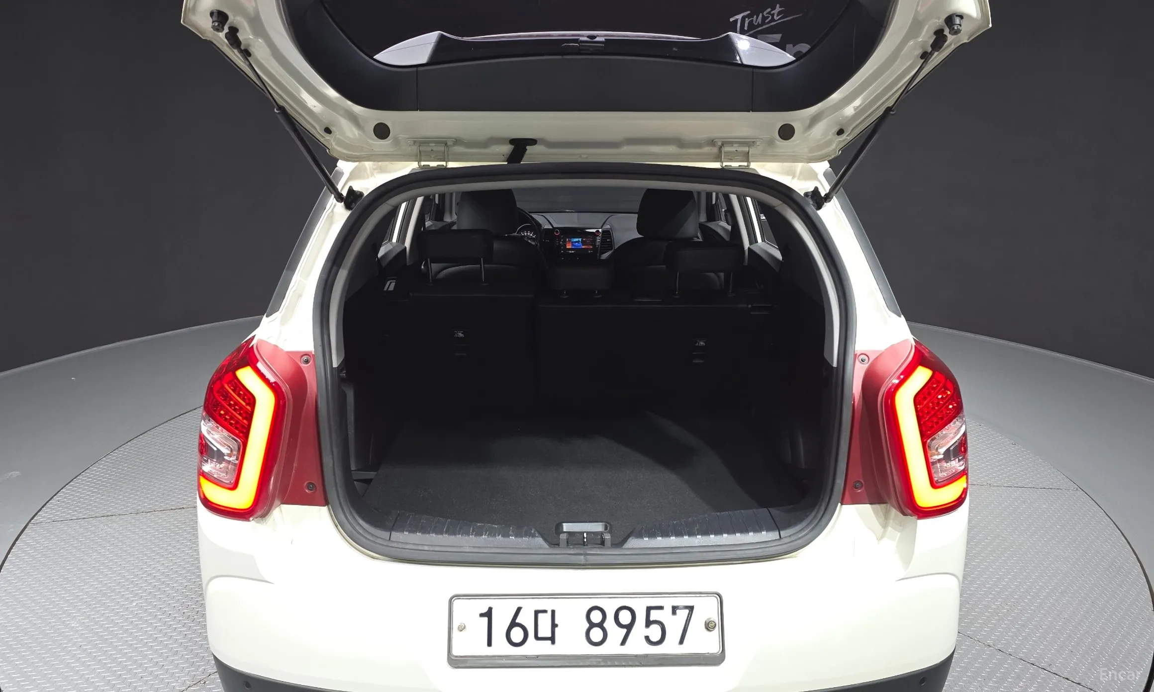 KG Mobility (SsangYong) Tivoli Air превью 20