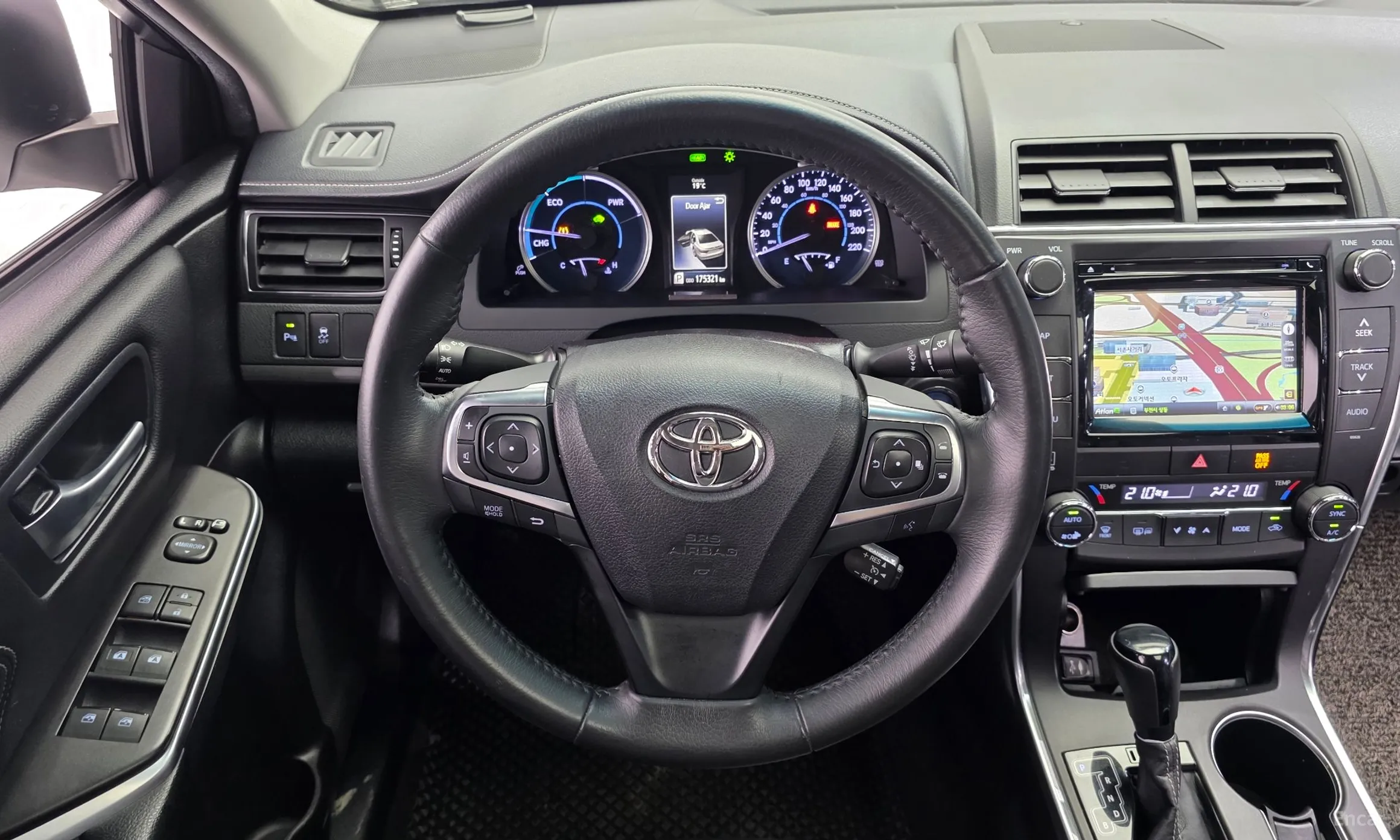 Toyota New Camry превью 13