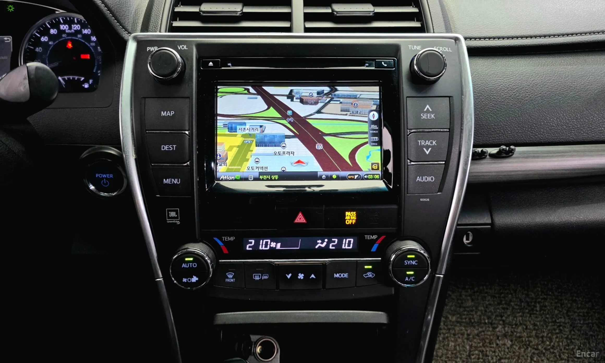 Toyota New Camry превью 14