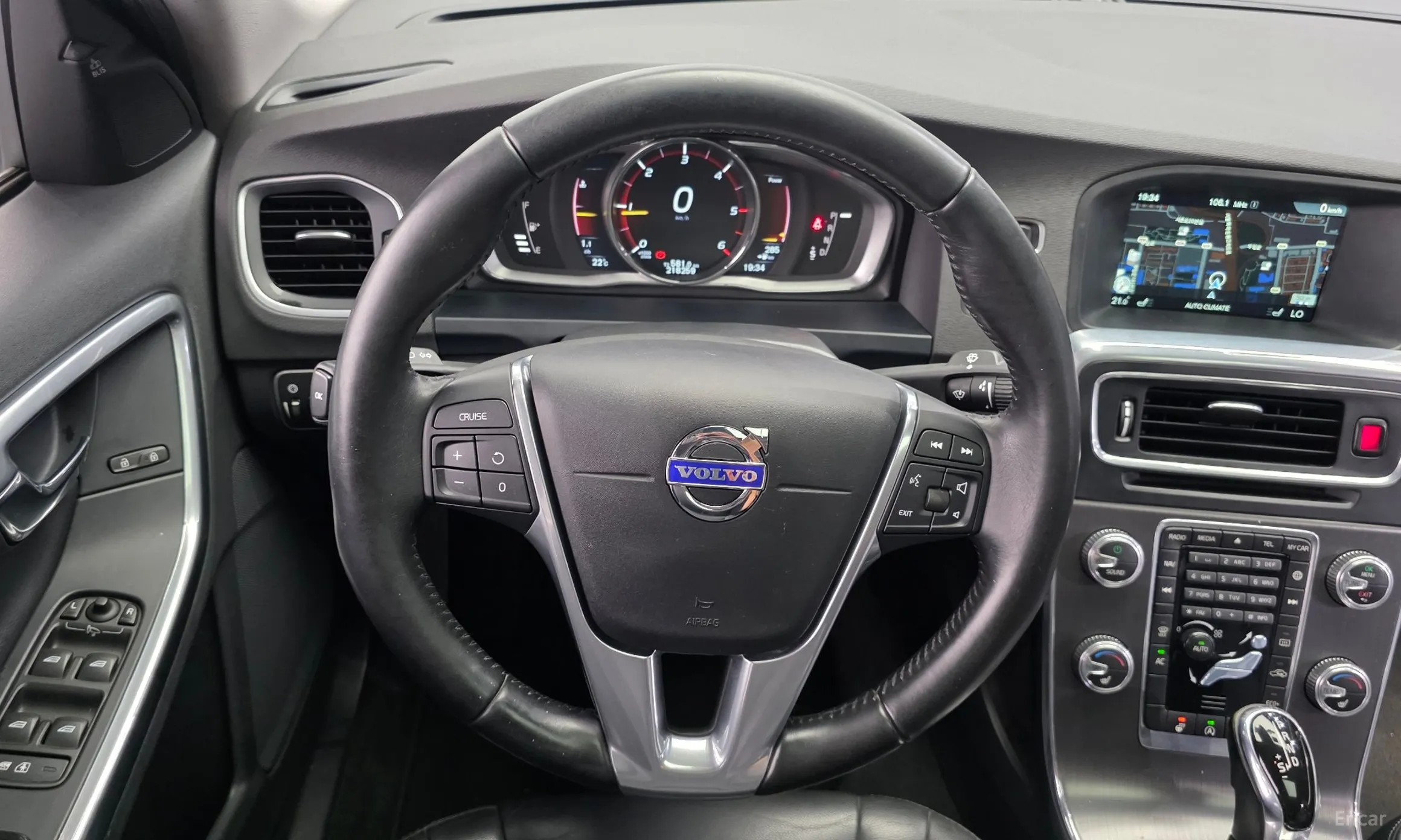 Volvo S60 превью 13