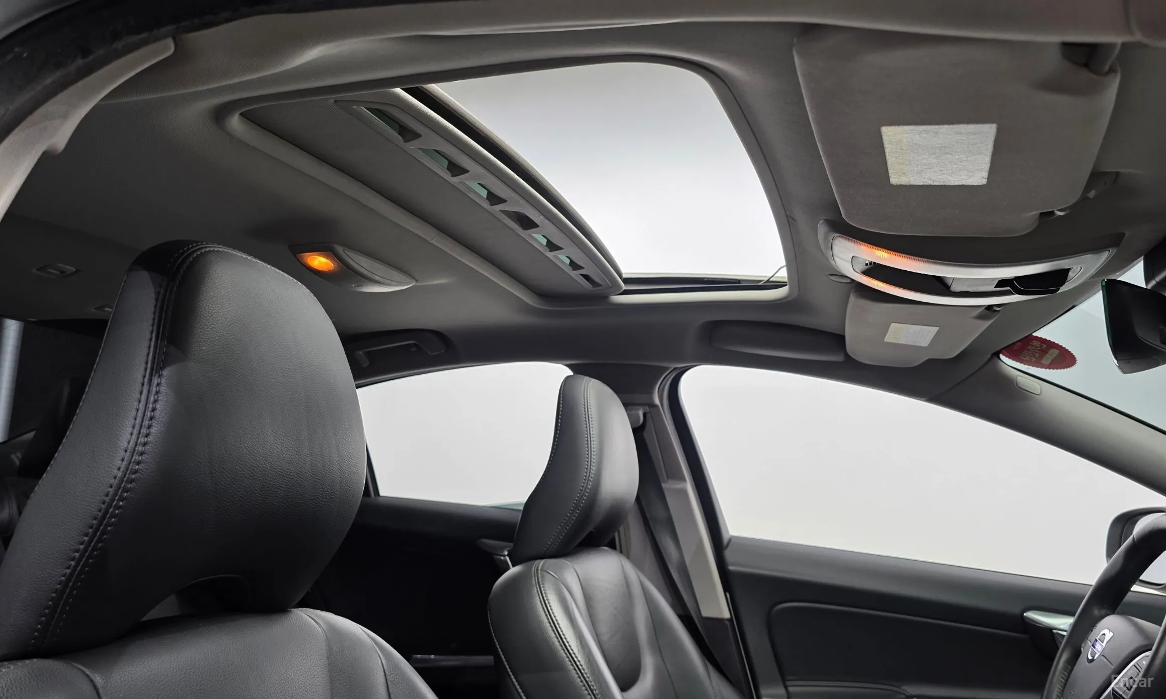 Volvo S60 превью 20