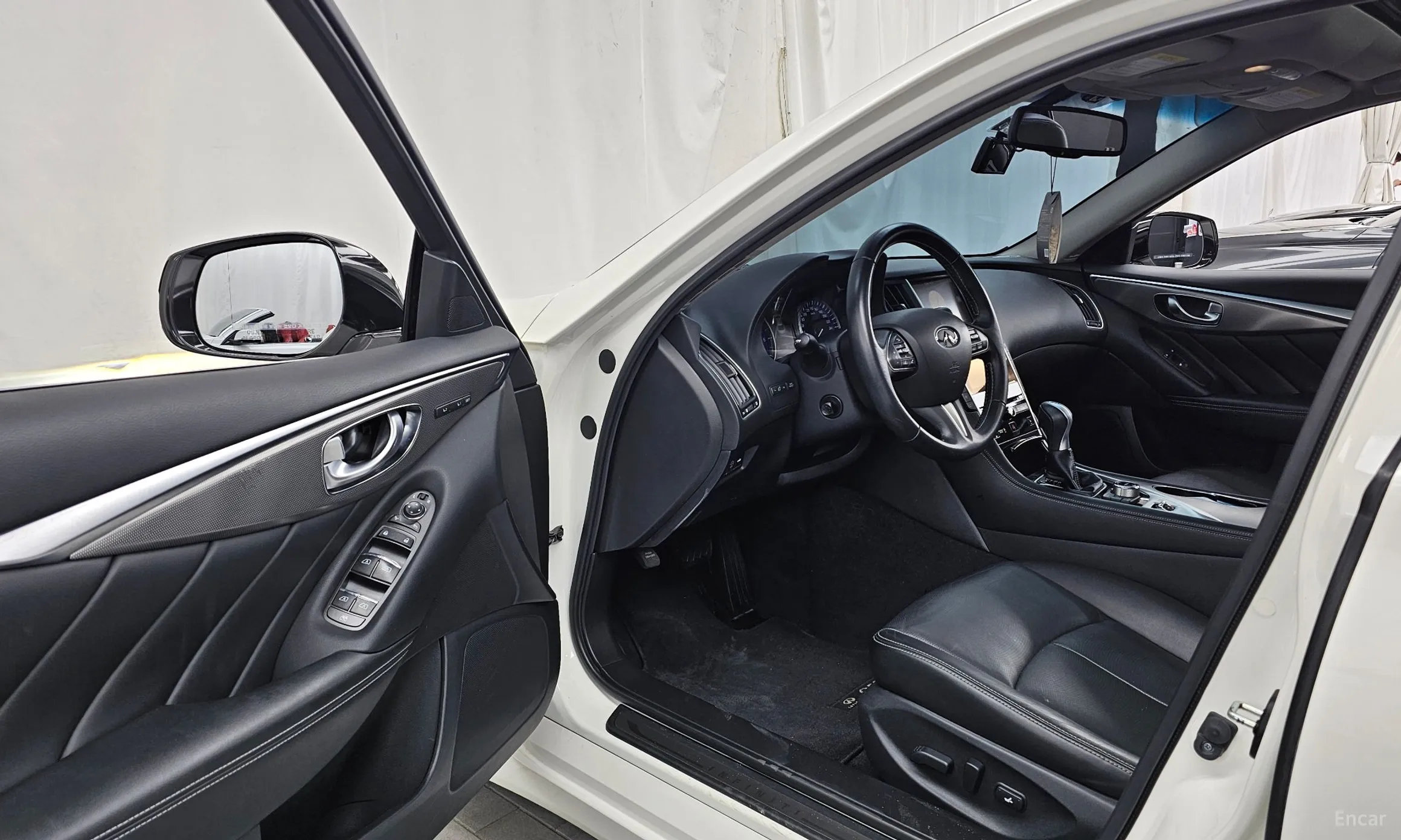 Infiniti Q50 превью 10