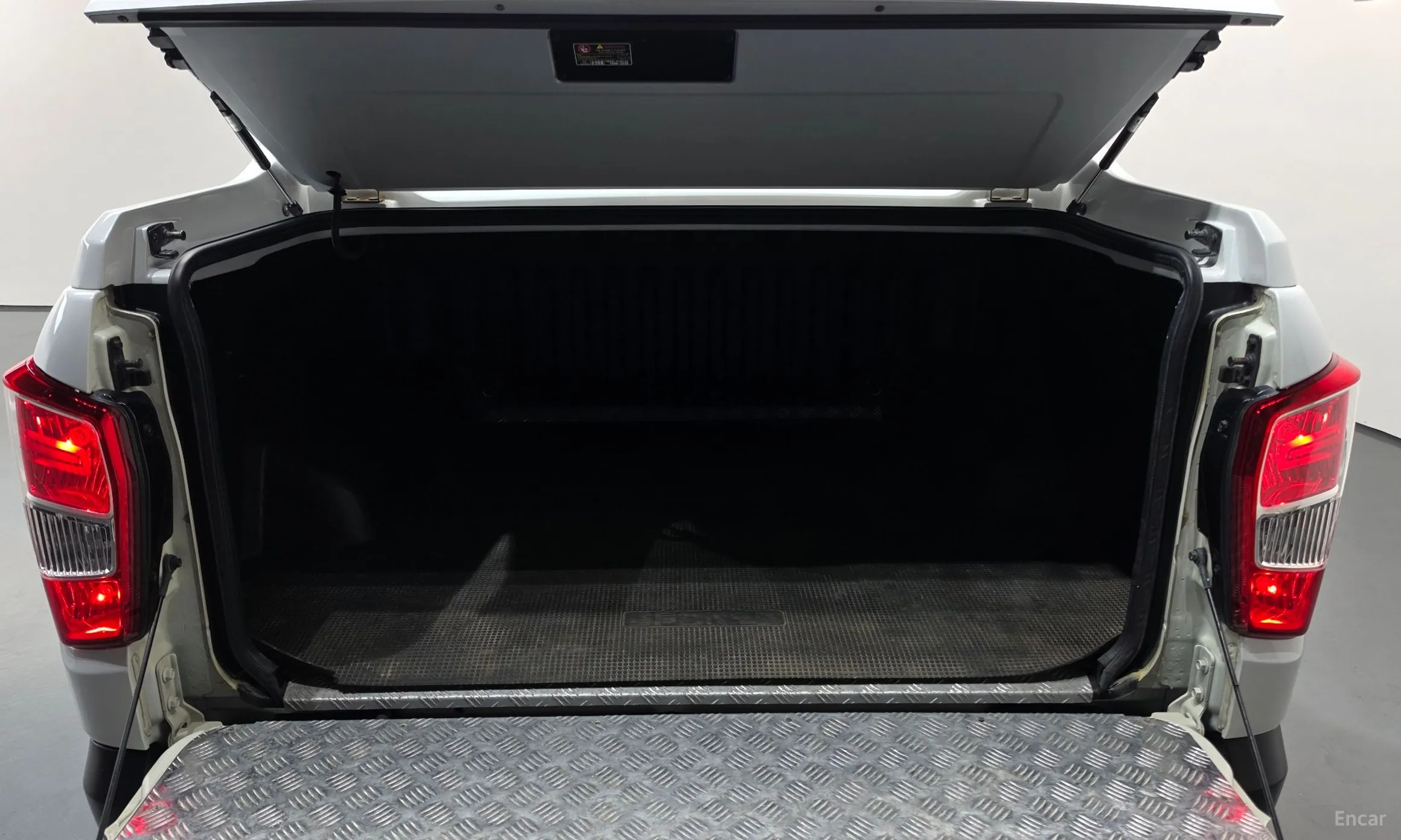 KG Mobility (SsangYong) Rexton Sports превью 16