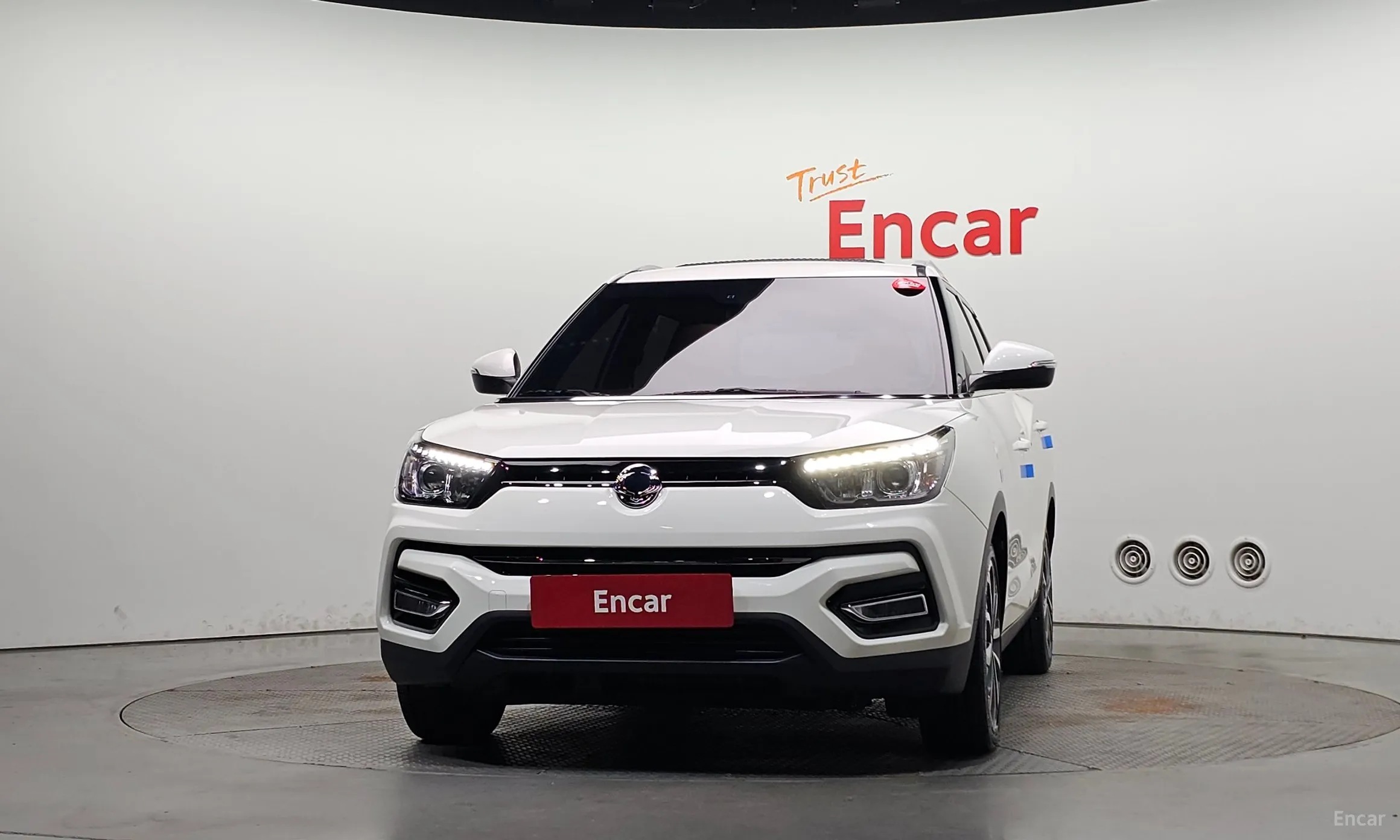 KG Mobility (SsangYong) Tivoli Armor превью 3