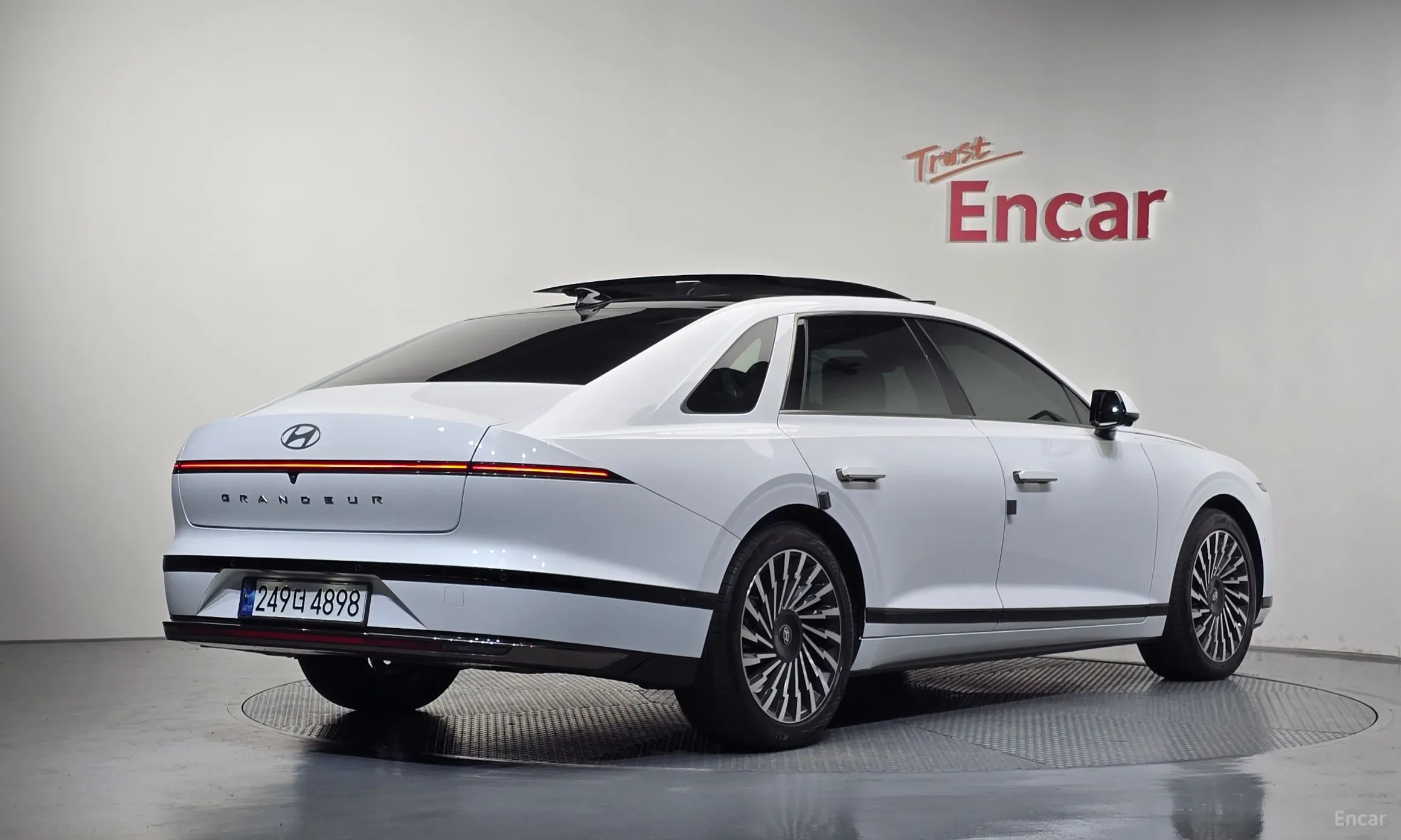 Hyundai Grandeur Hybrid (GN7)