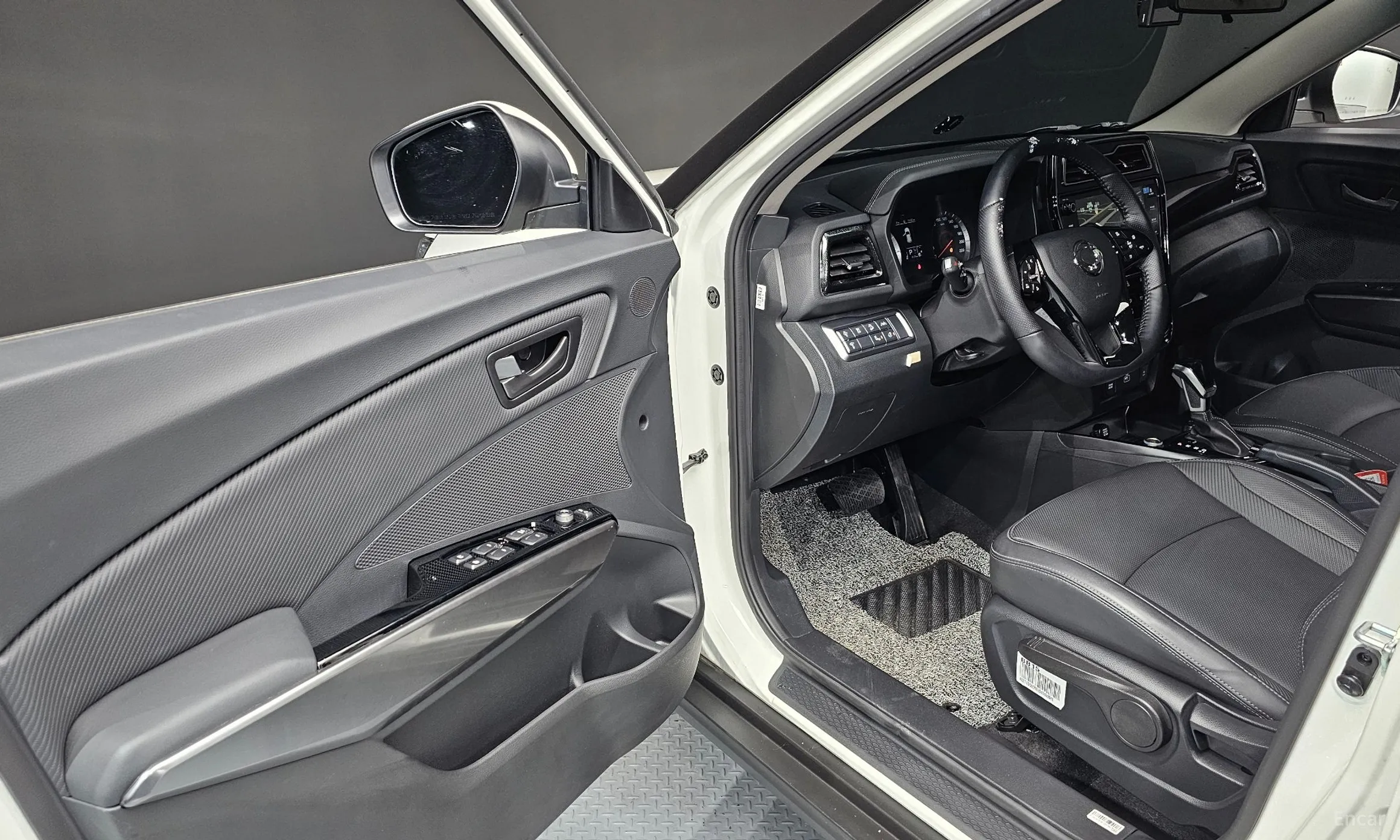 KG Mobility (SsangYong) Berry New Tivoli превью 10
