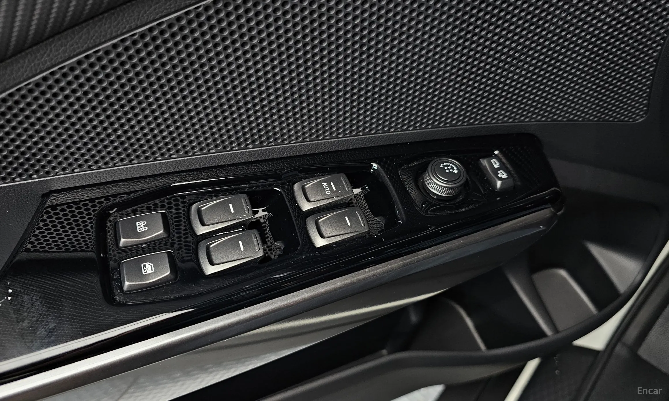 KG Mobility (SsangYong) Berry New Tivoli превью 12