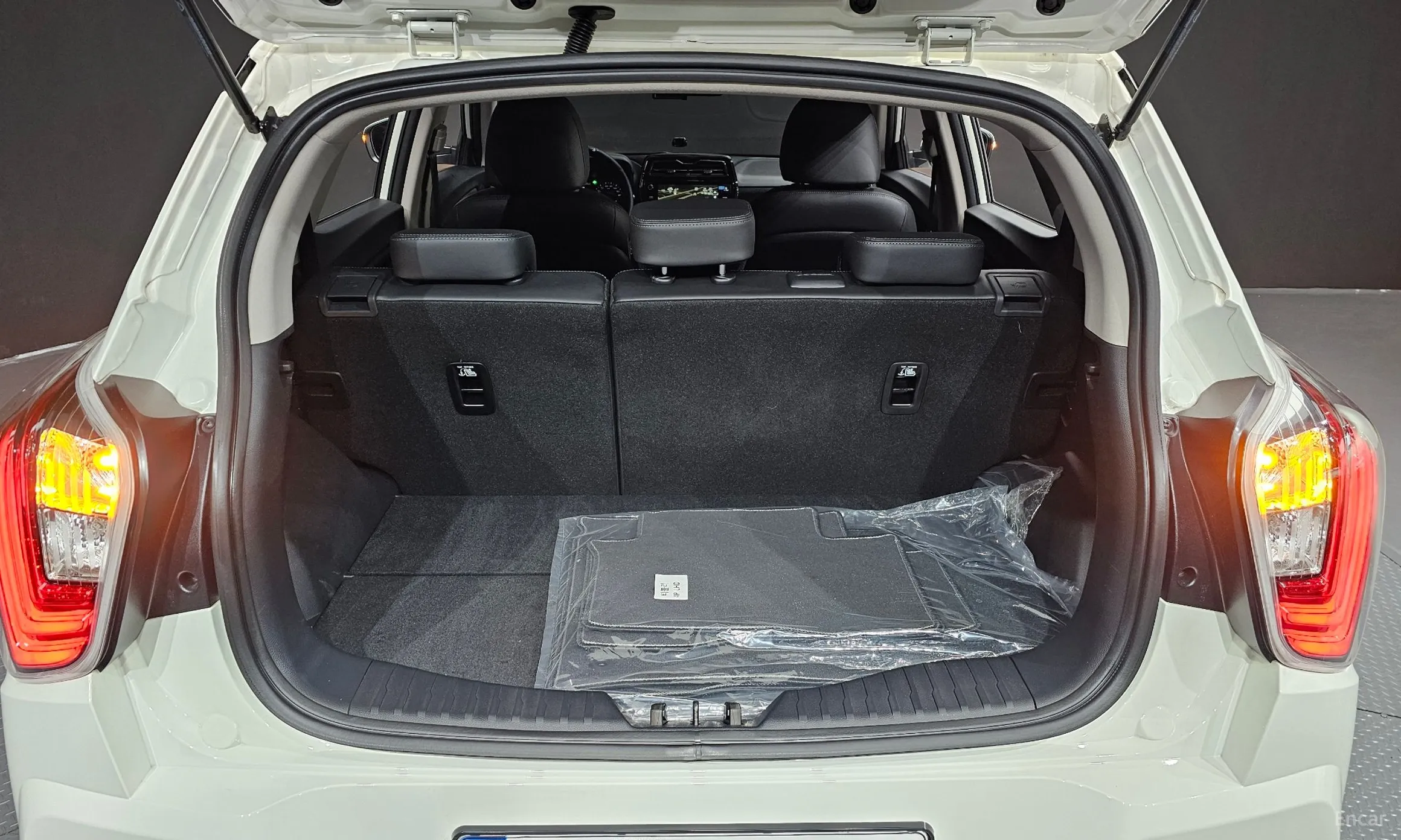 KG Mobility (SsangYong) Berry New Tivoli превью 20