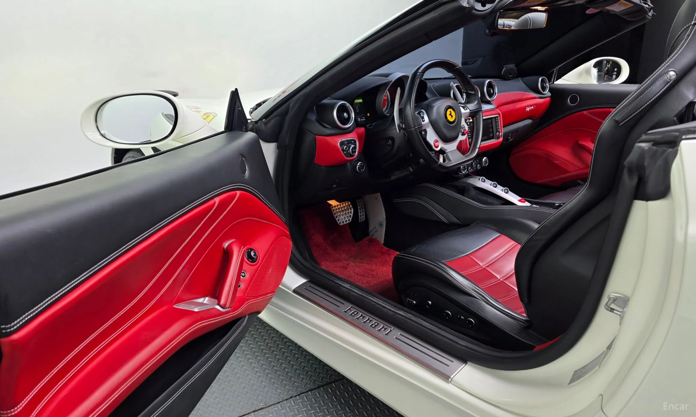 Ferrari California превью 10