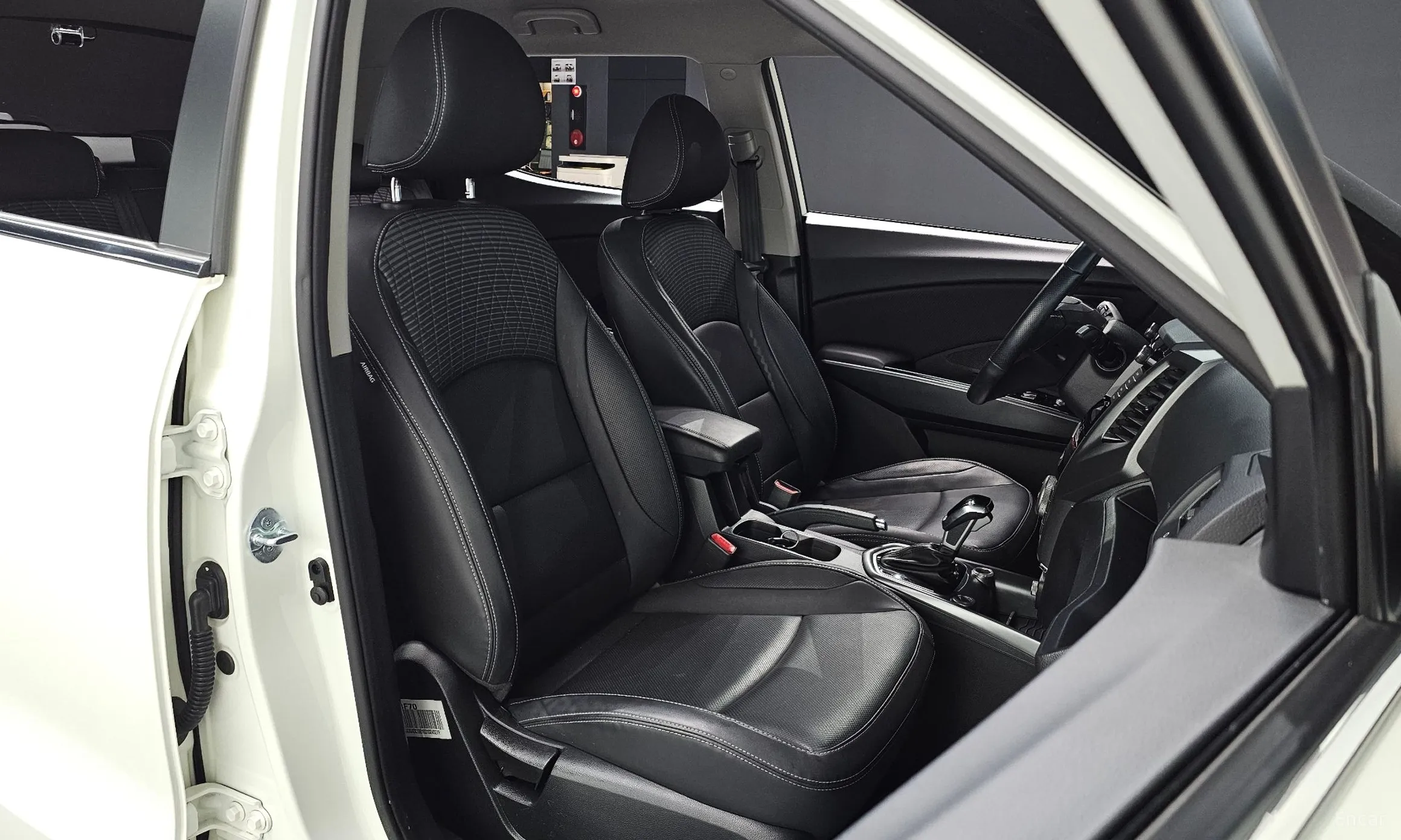 KG Mobility (SsangYong) Tivoli Armor превью 10