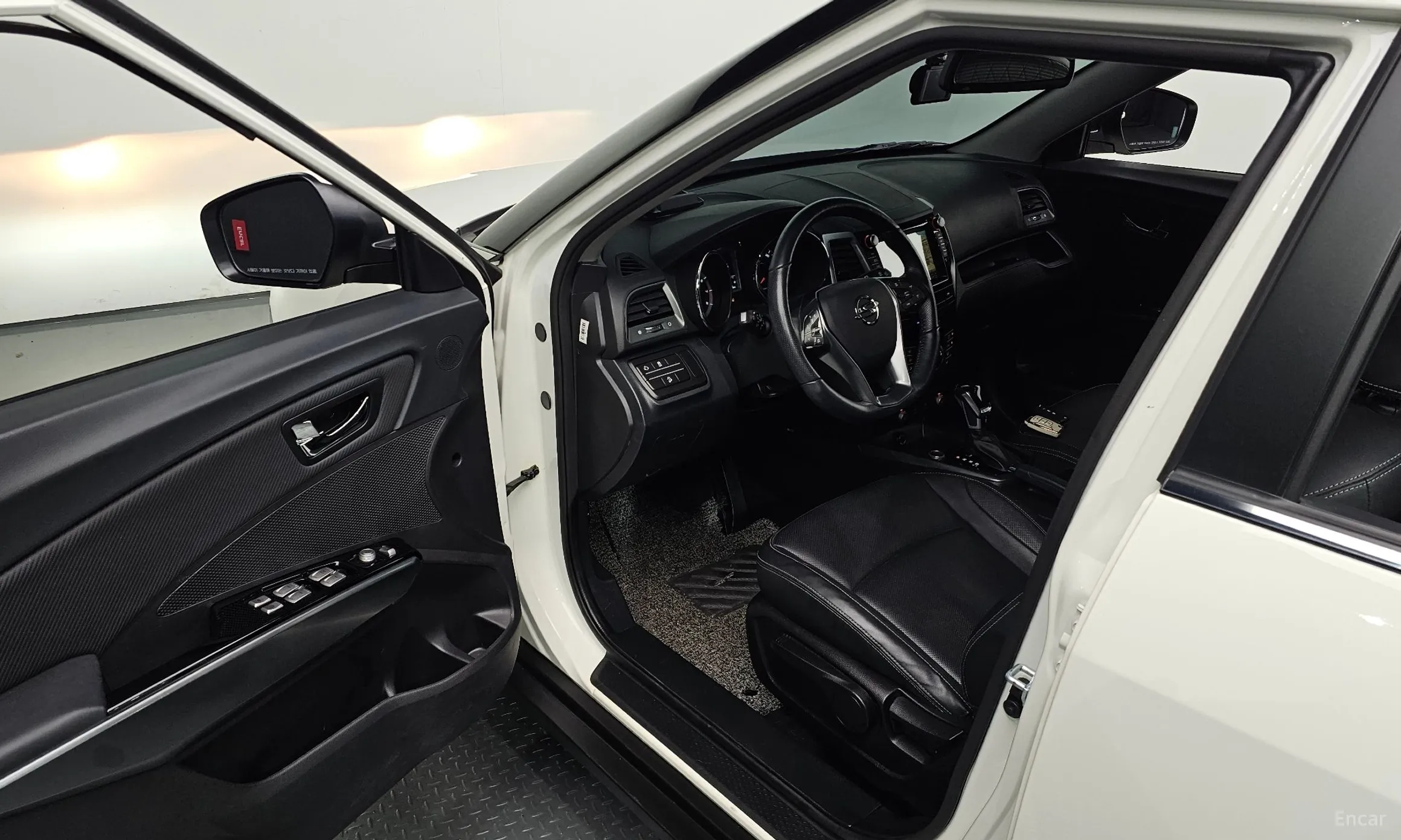 KG Mobility (SsangYong) Tivoli Armor превью 11