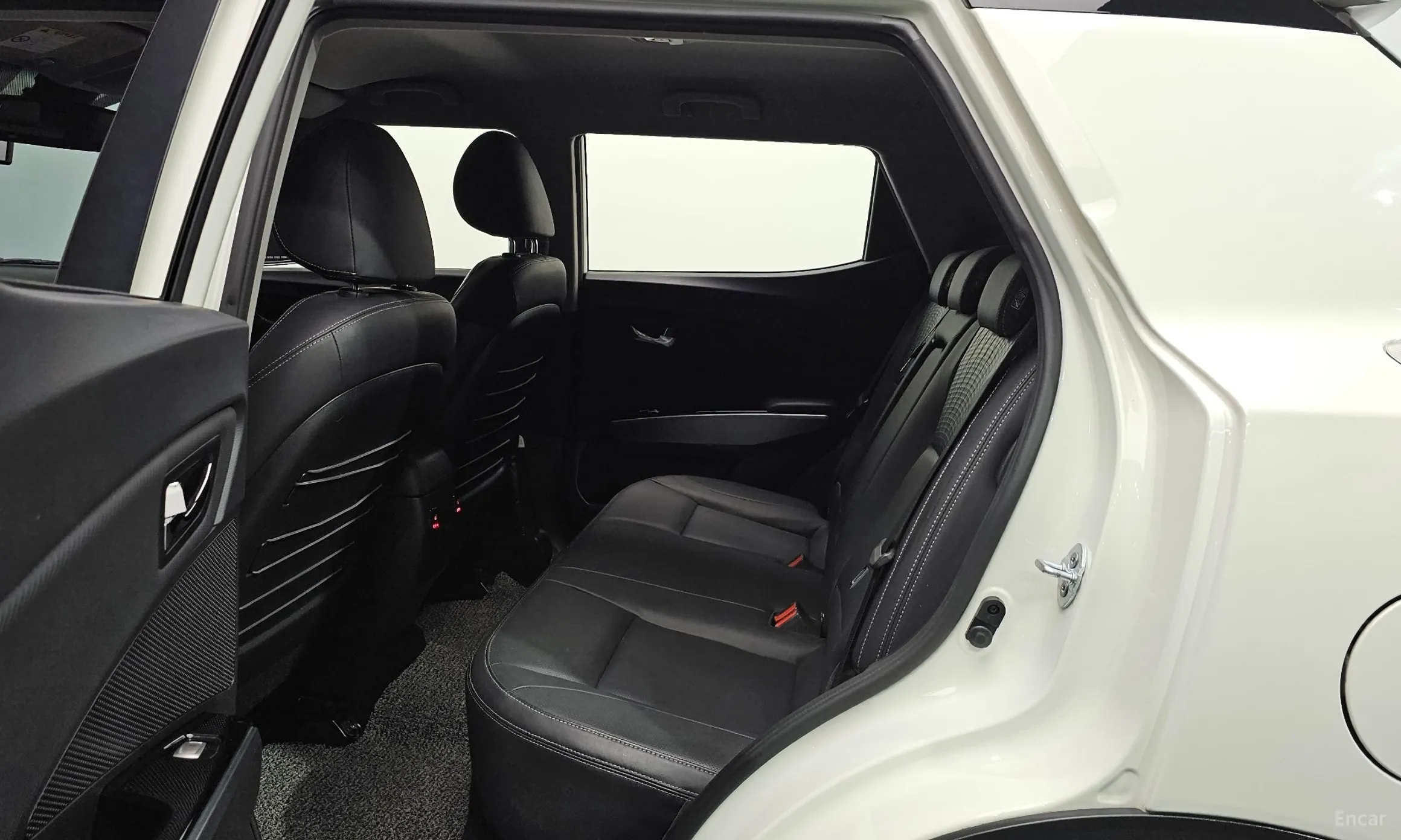 KG Mobility (SsangYong) Tivoli Armor превью 12
