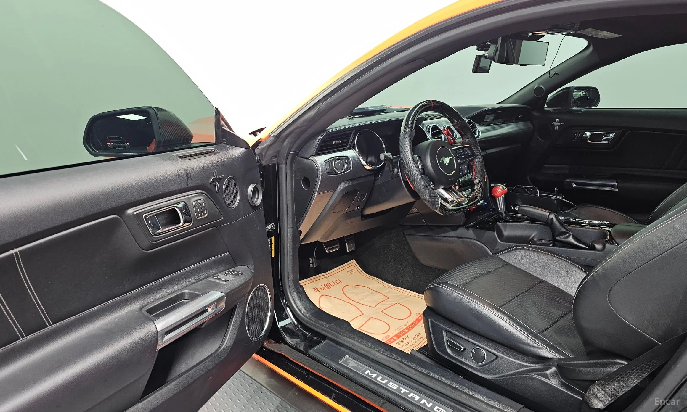 Ford Mustang превью 10