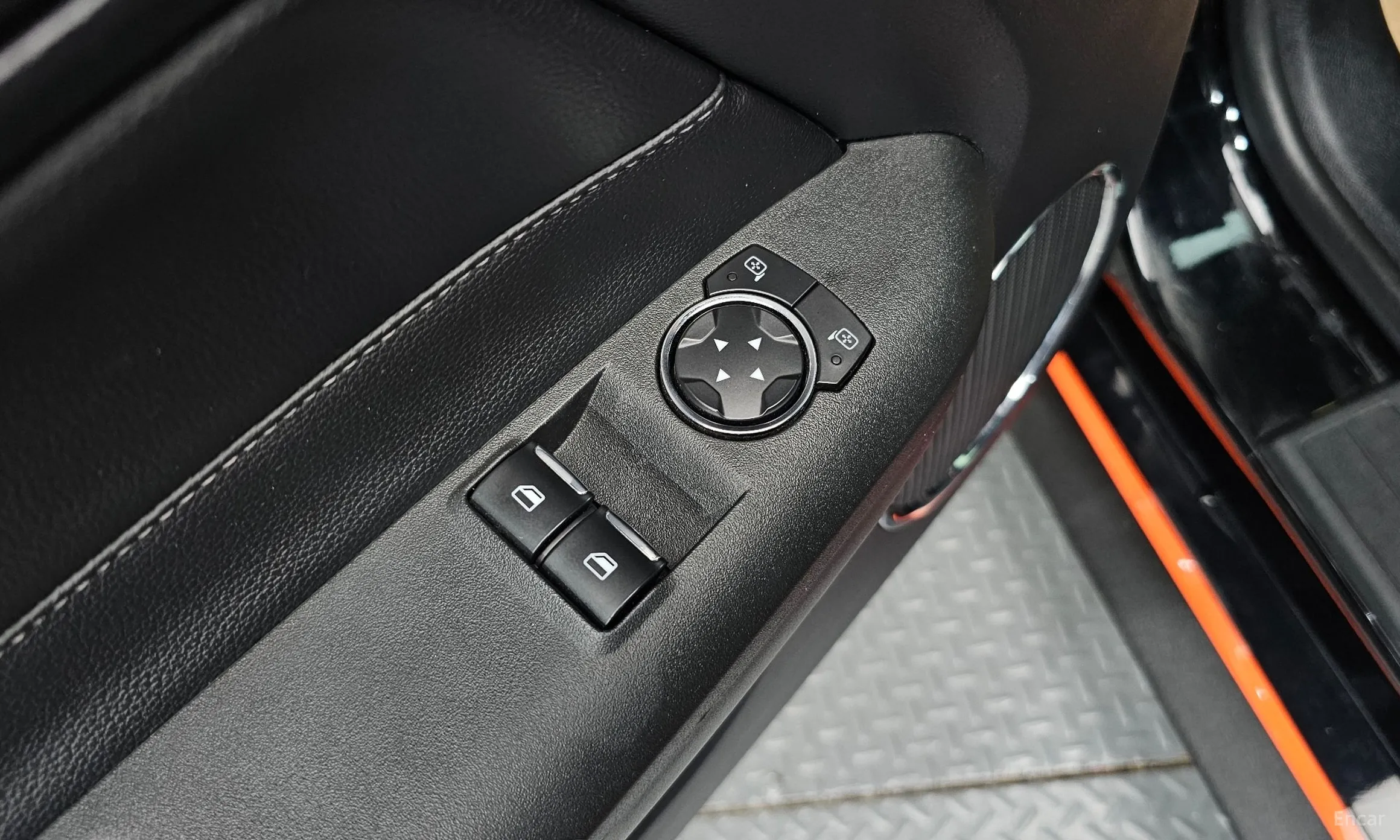 Ford Mustang превью 12