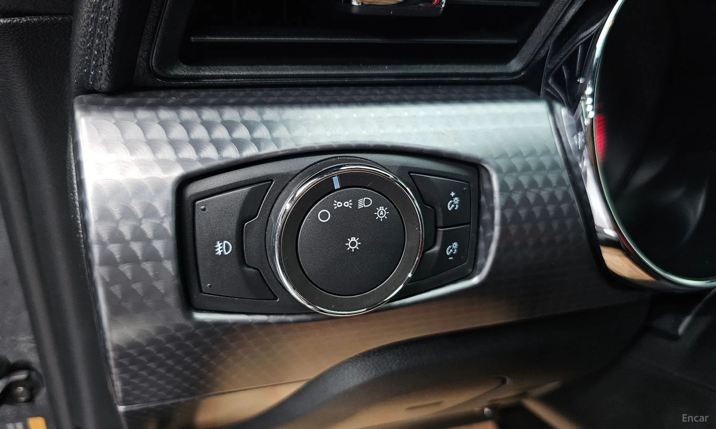 Ford Mustang превью 13