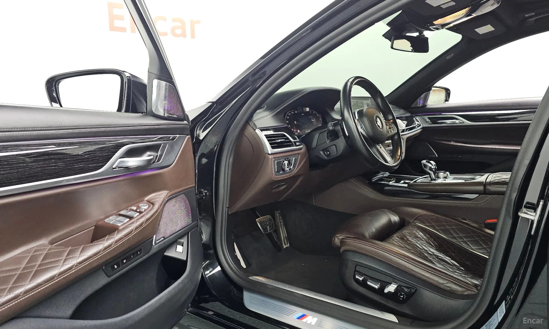 BMW 7 Series (G11) превью 10