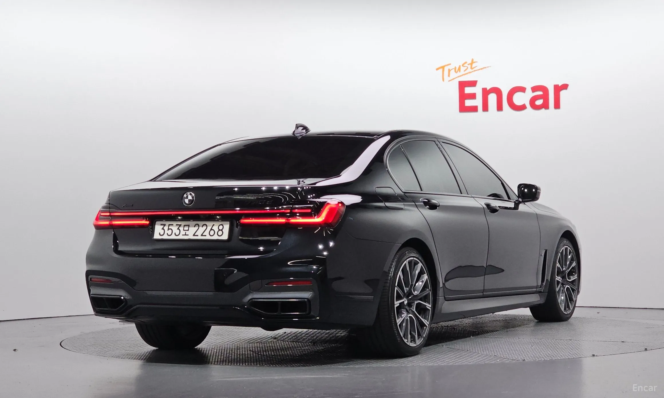 BMW 7 Series (G11) превью 2