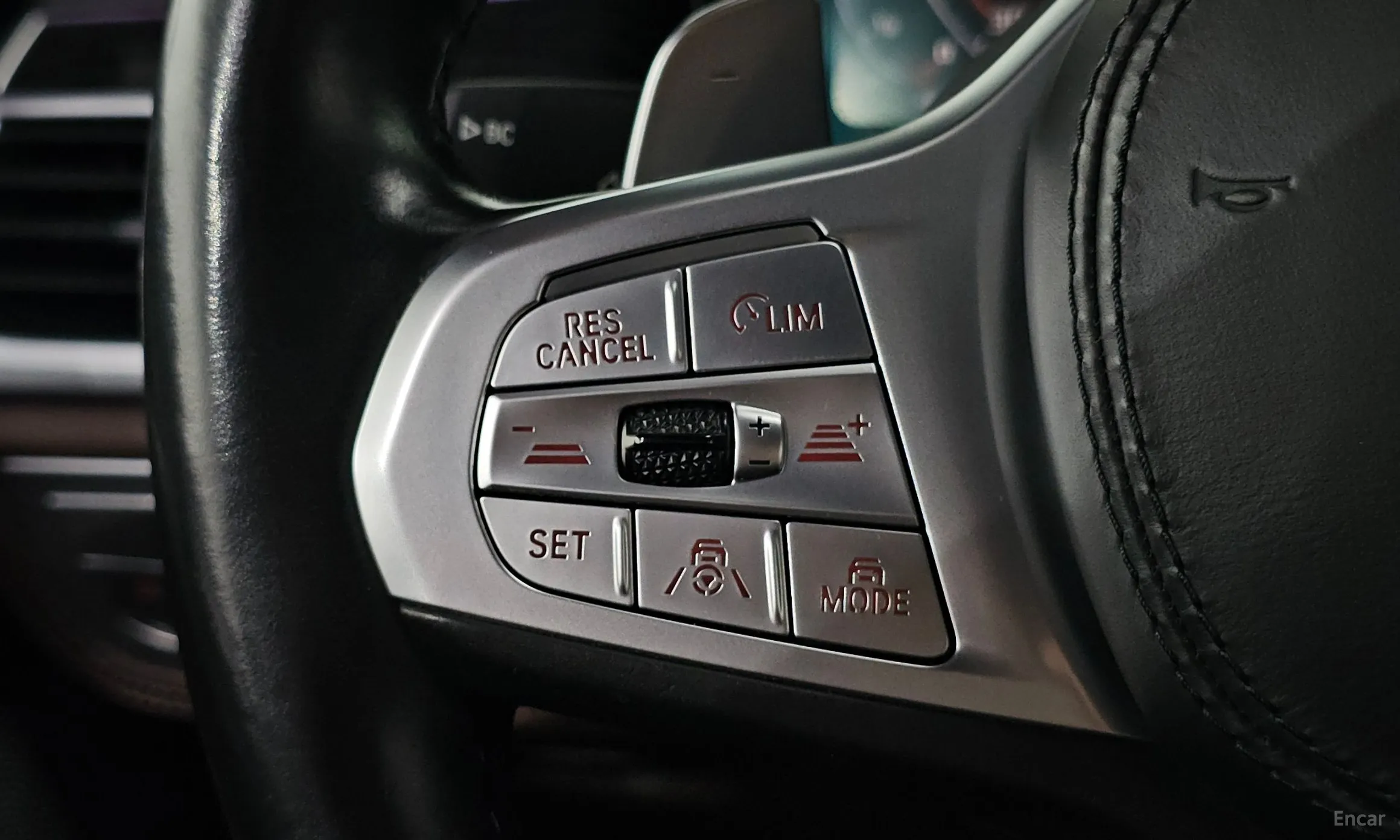 BMW 7 Series (G11) превью 18