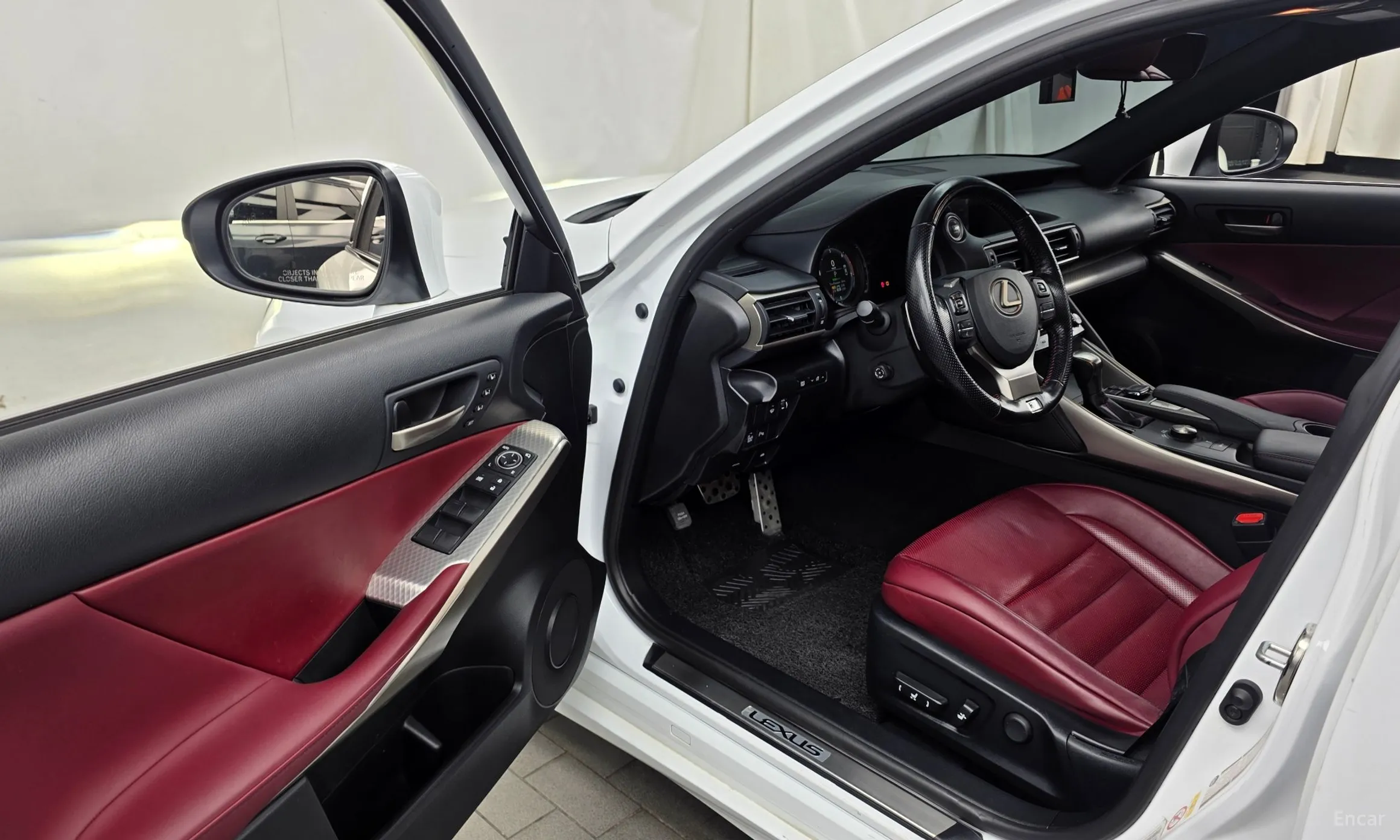 Lexus New IS300 превью 10