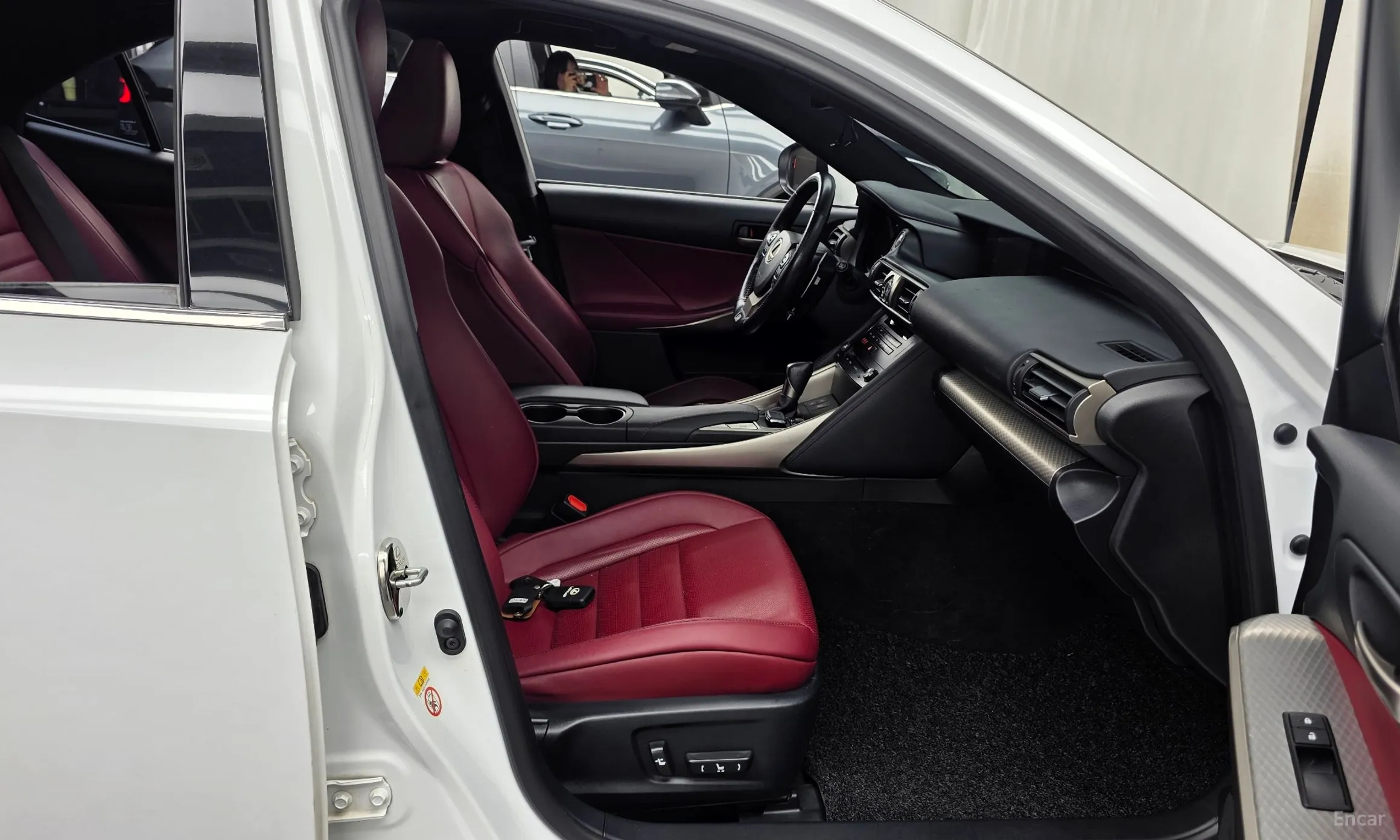 Lexus New IS300 превью 11