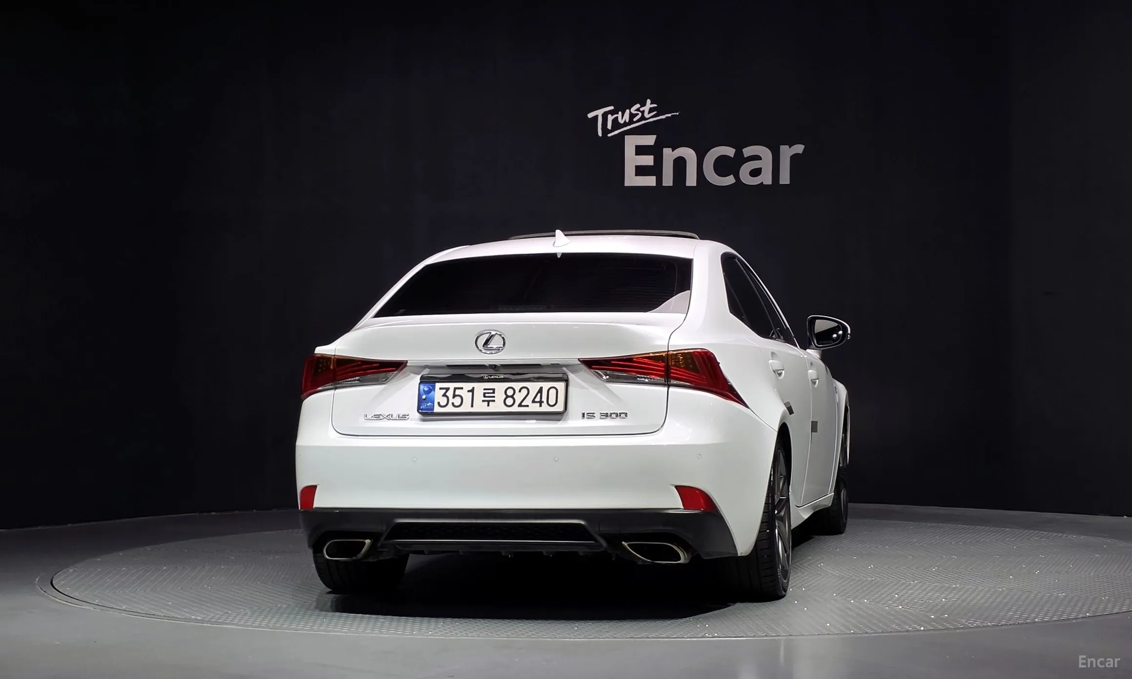 Lexus New IS300 превью 4